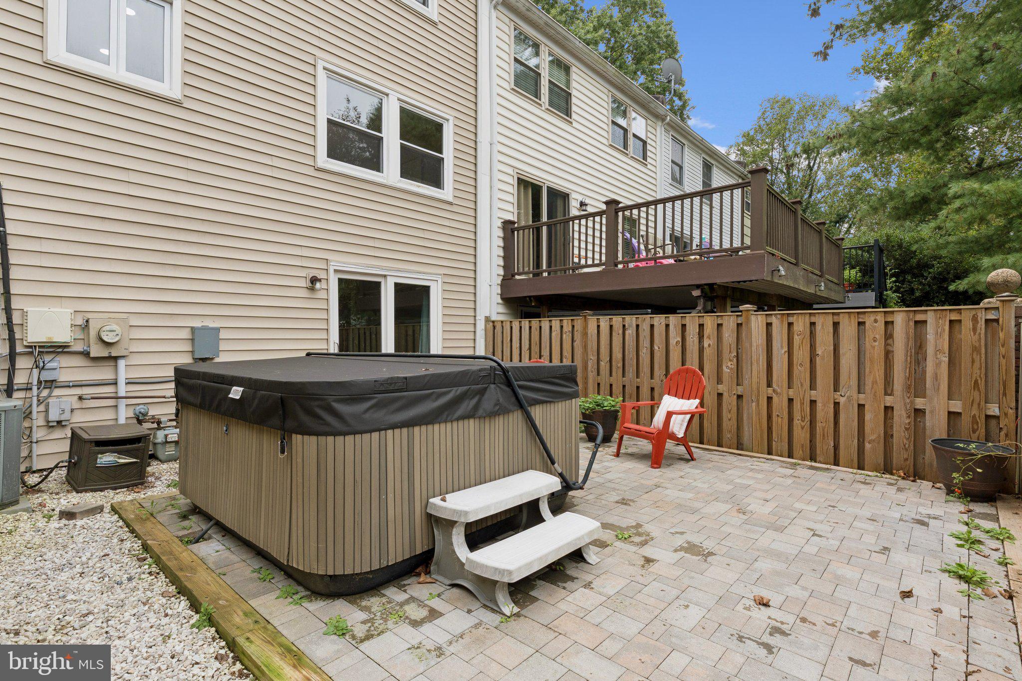 CROFTON TOWNE/PARK - Residential