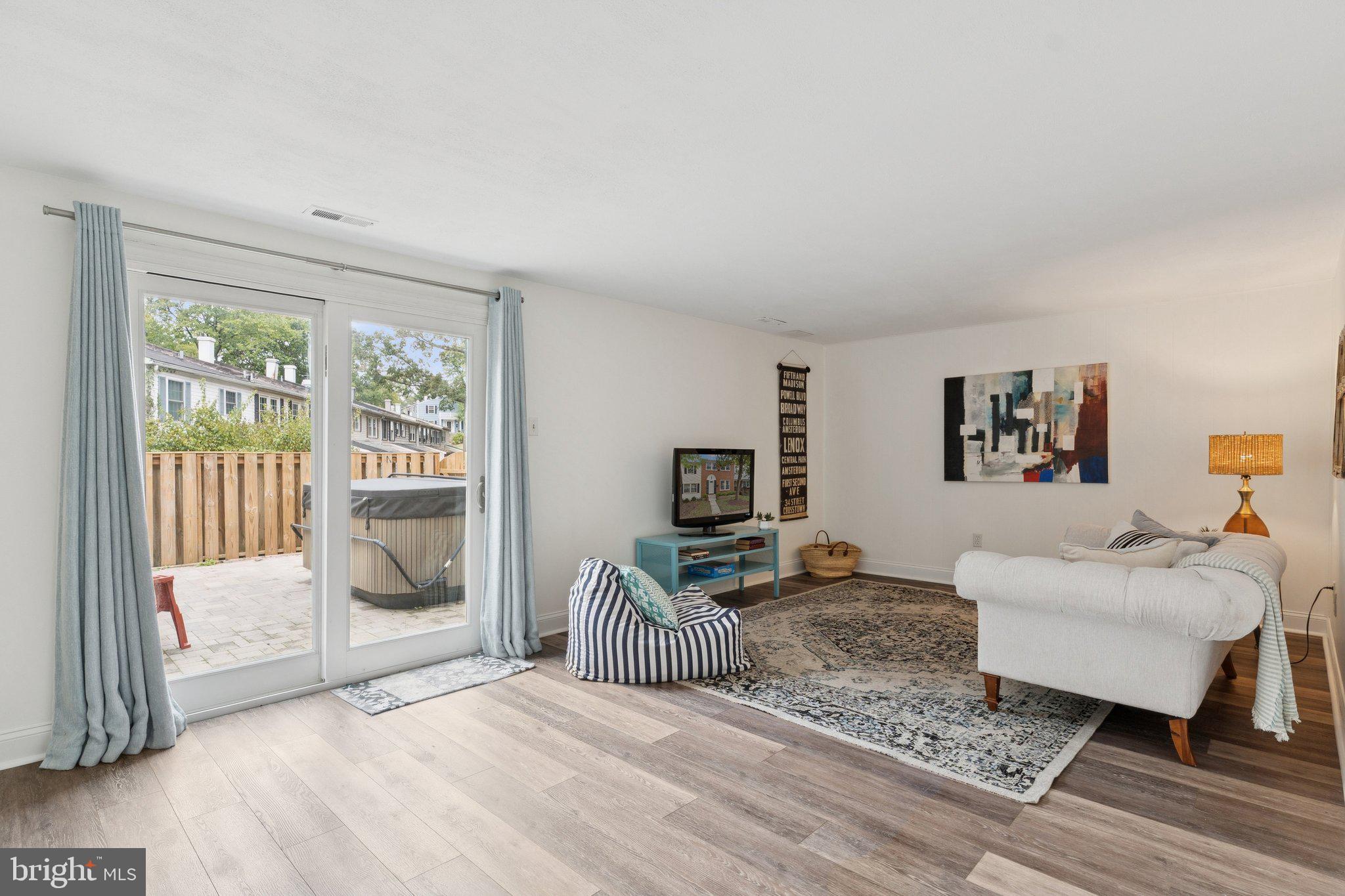 CROFTON TOWNE/PARK - Residential