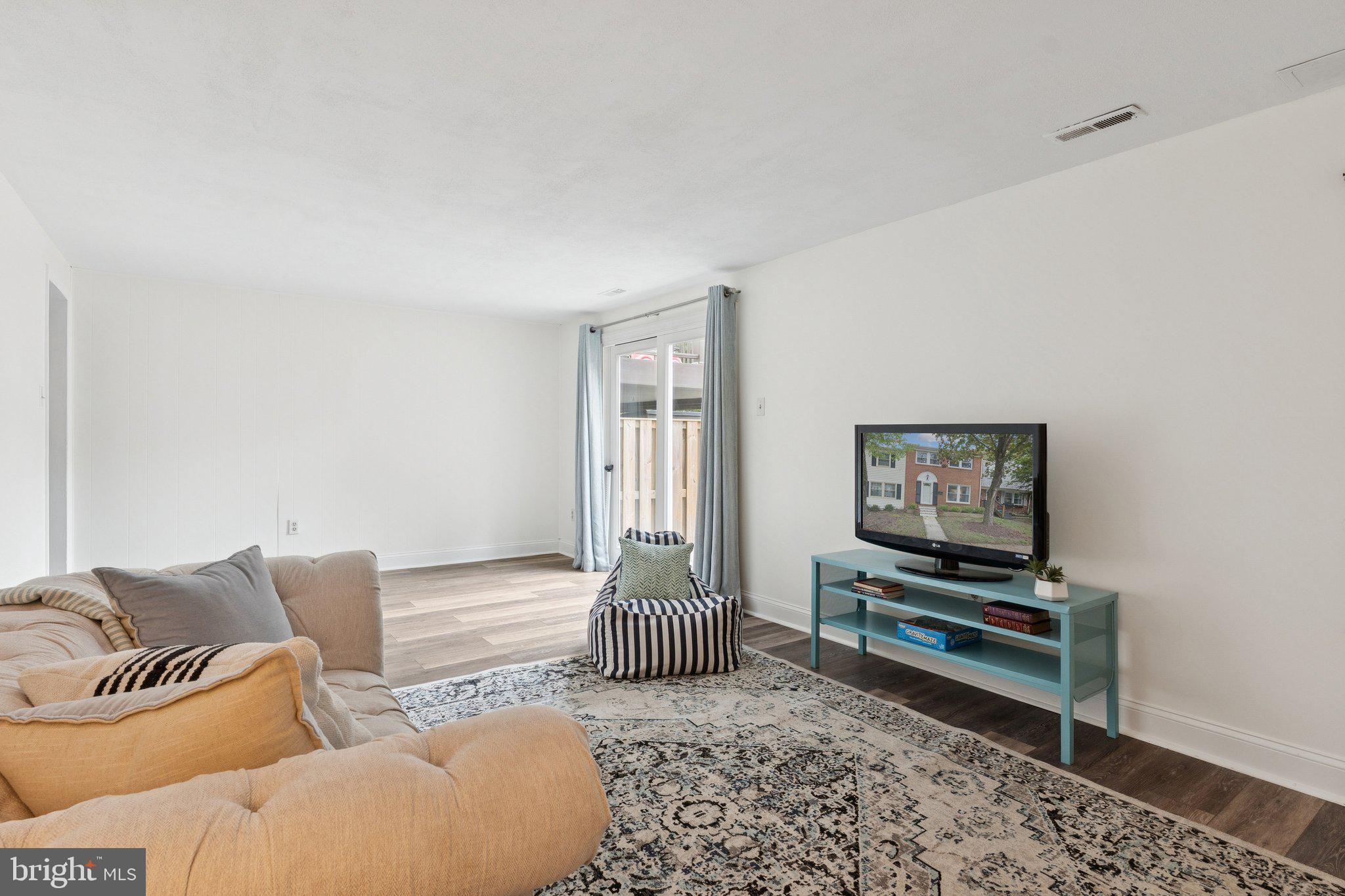 CROFTON TOWNE/PARK - Residential