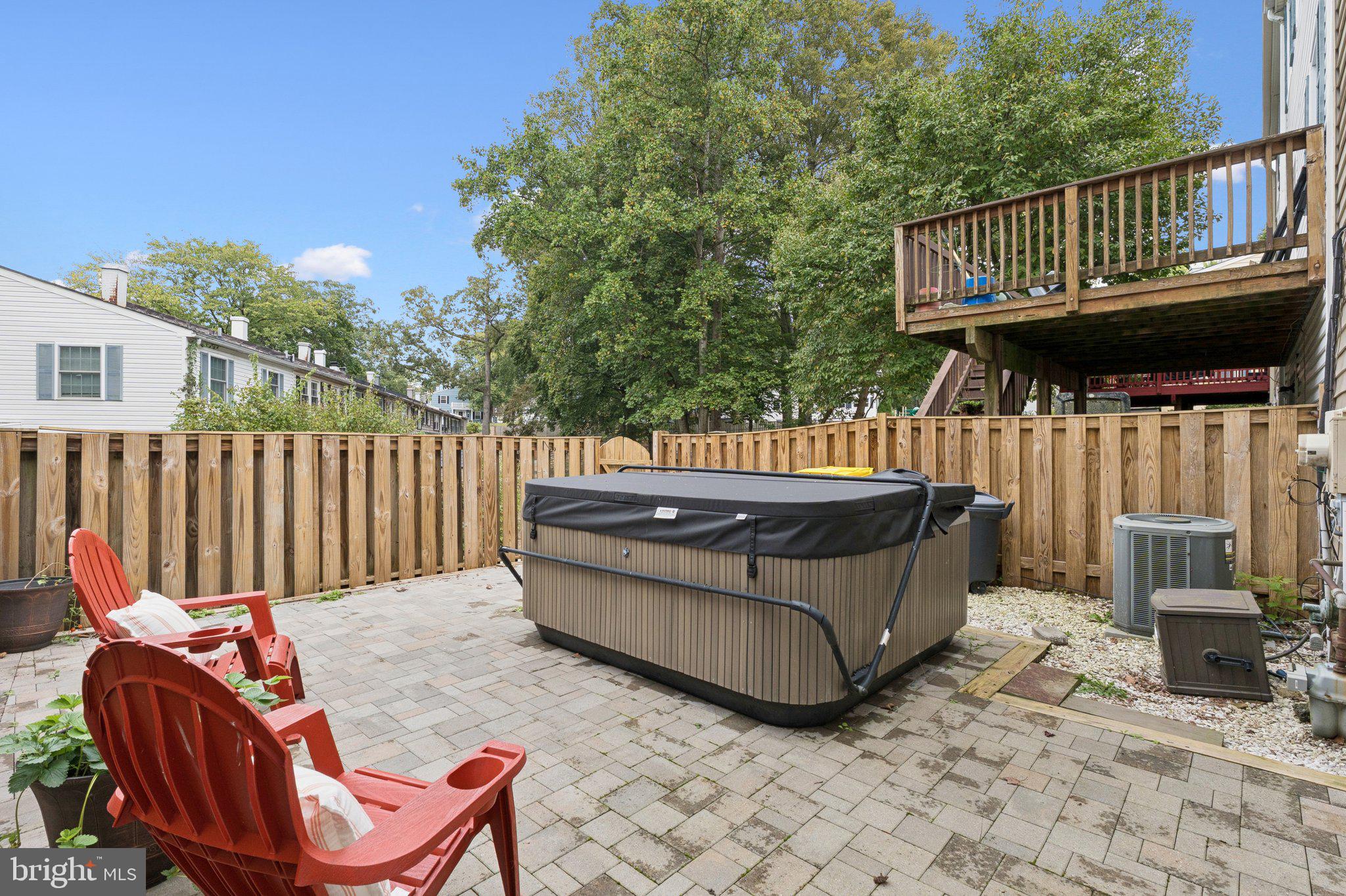 CROFTON TOWNE/PARK - Residential