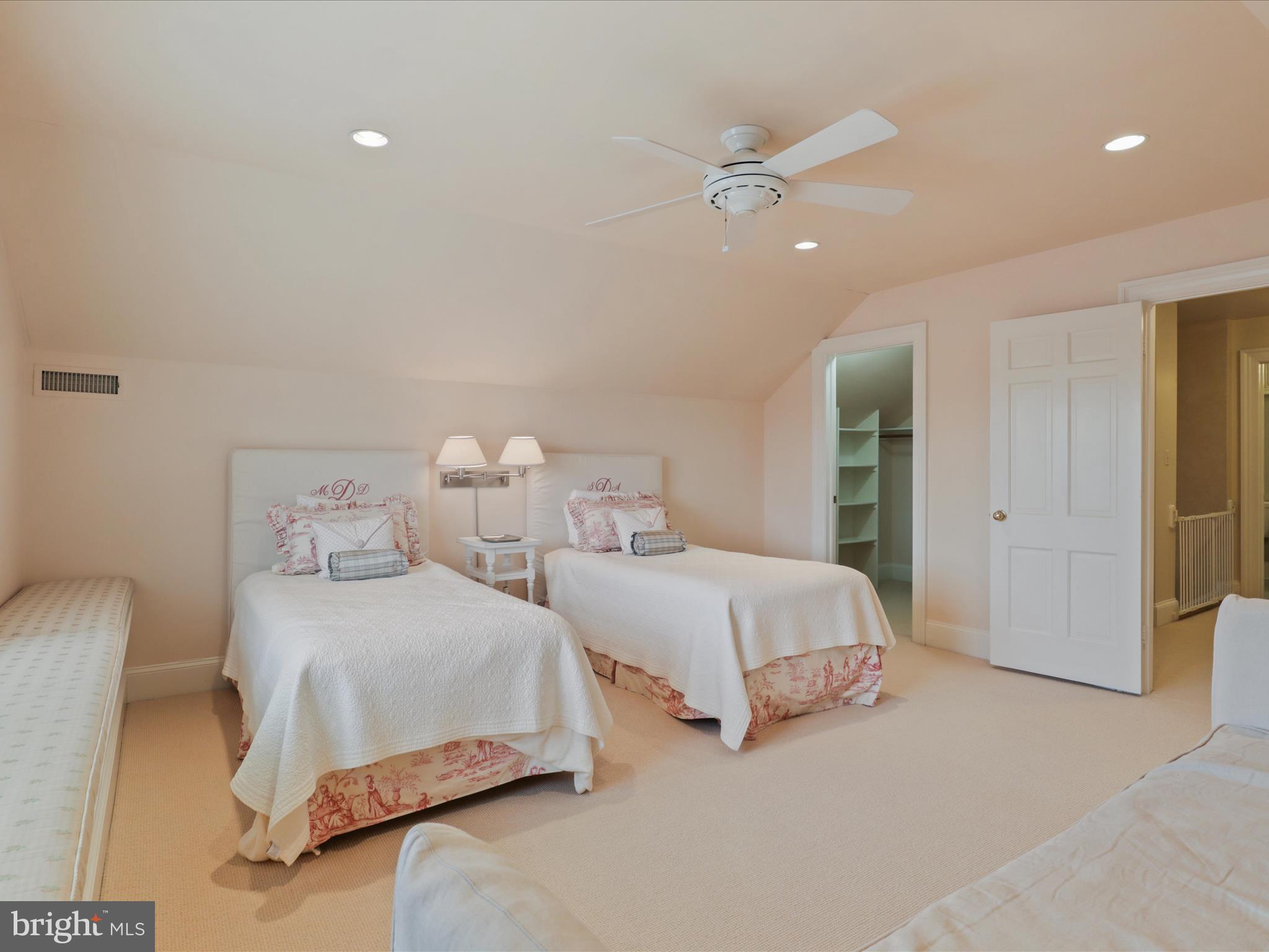 NORTH RIDGE - Residential