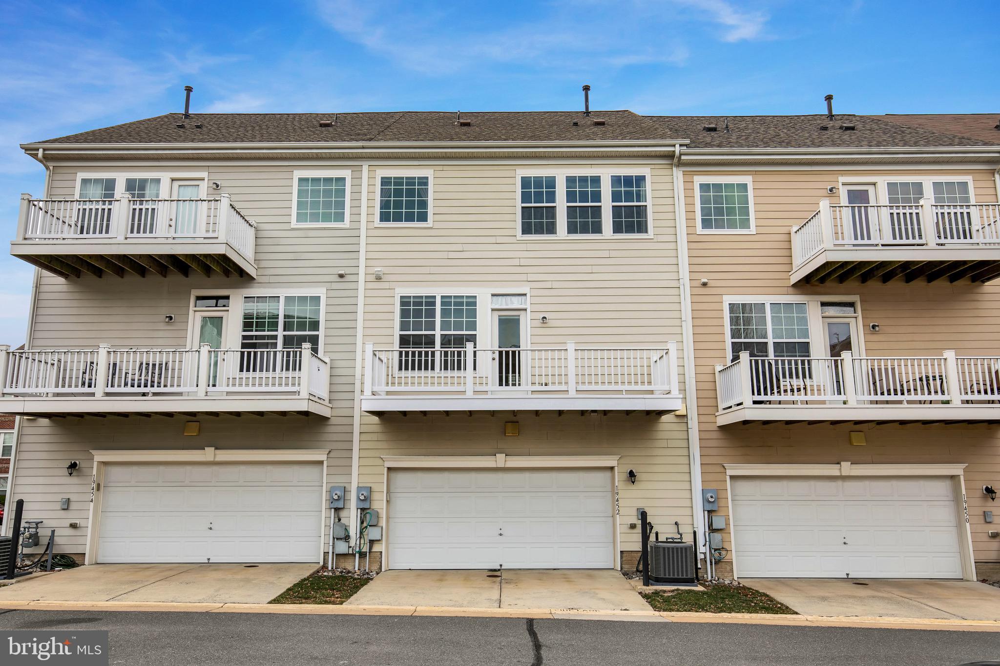 LANSDOWNE TOWN CENTER - Residential Lease