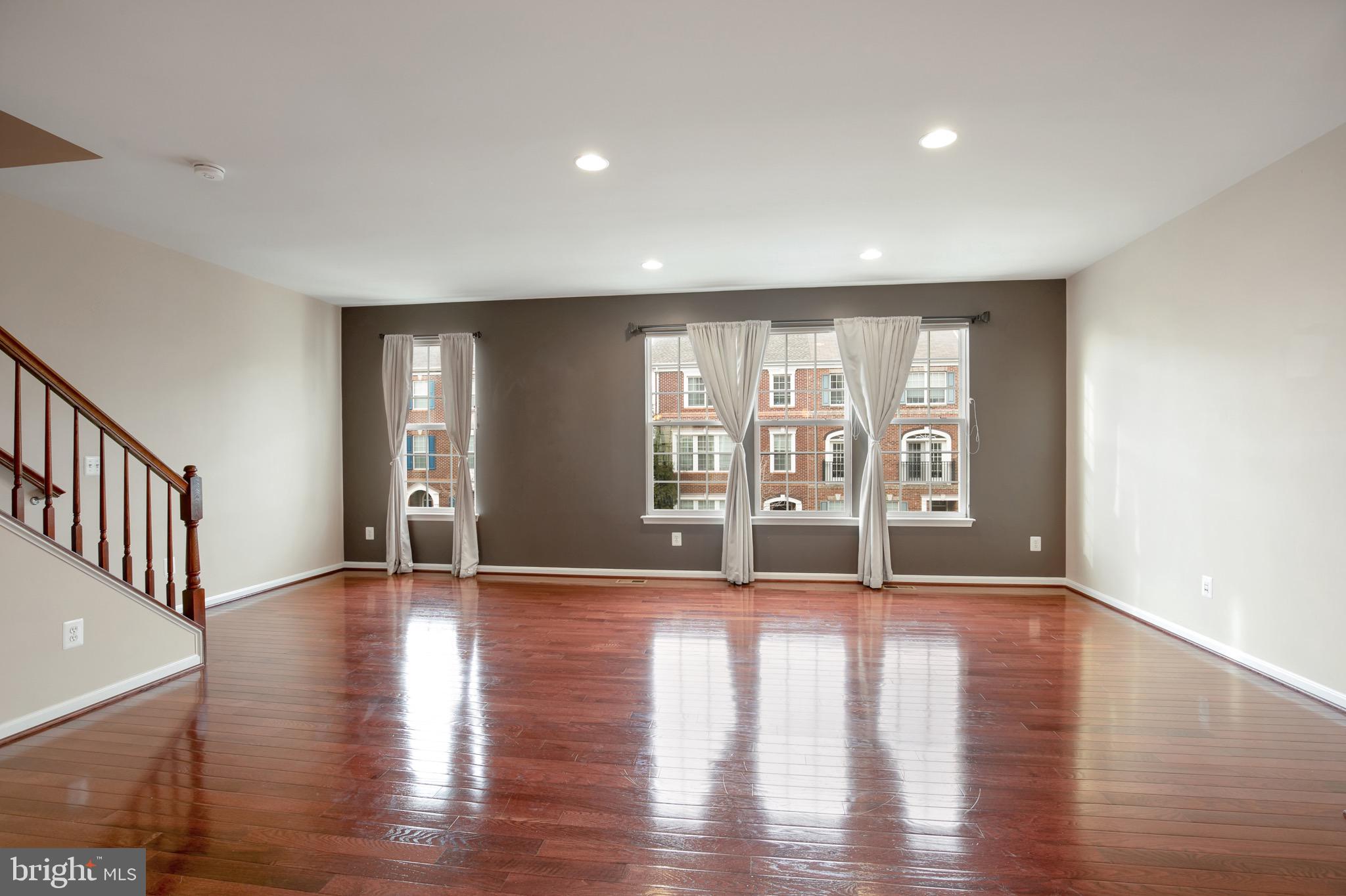 LANSDOWNE TOWN CENTER - Residential Lease