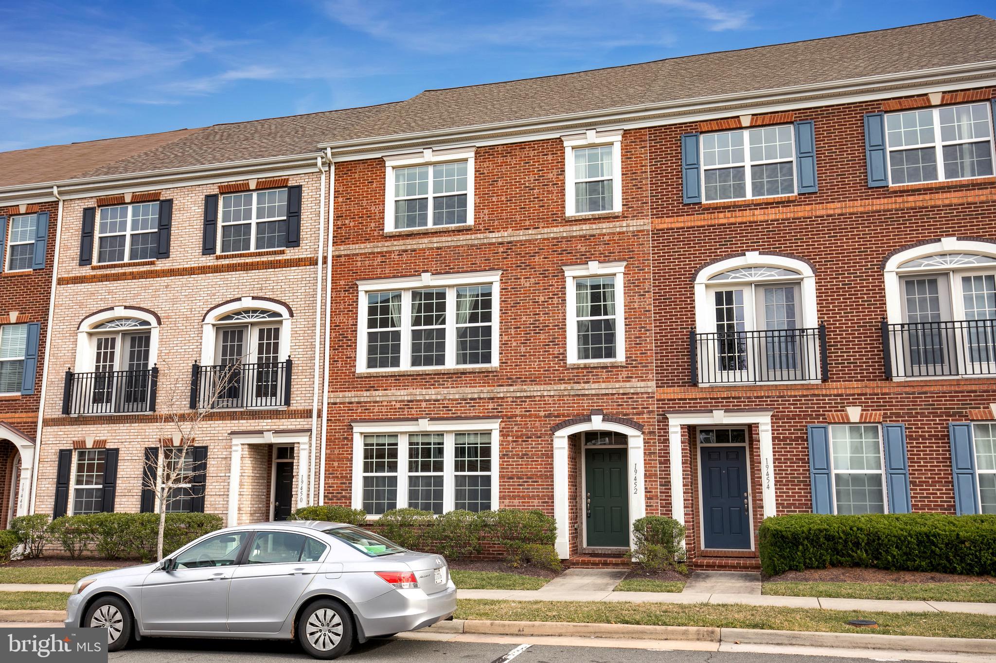 LANSDOWNE TOWN CENTER - Residential Lease