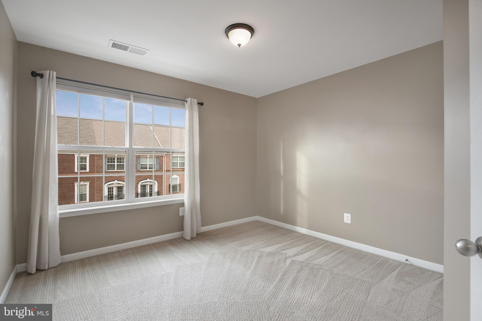 LANSDOWNE TOWN CENTER - Residential Lease