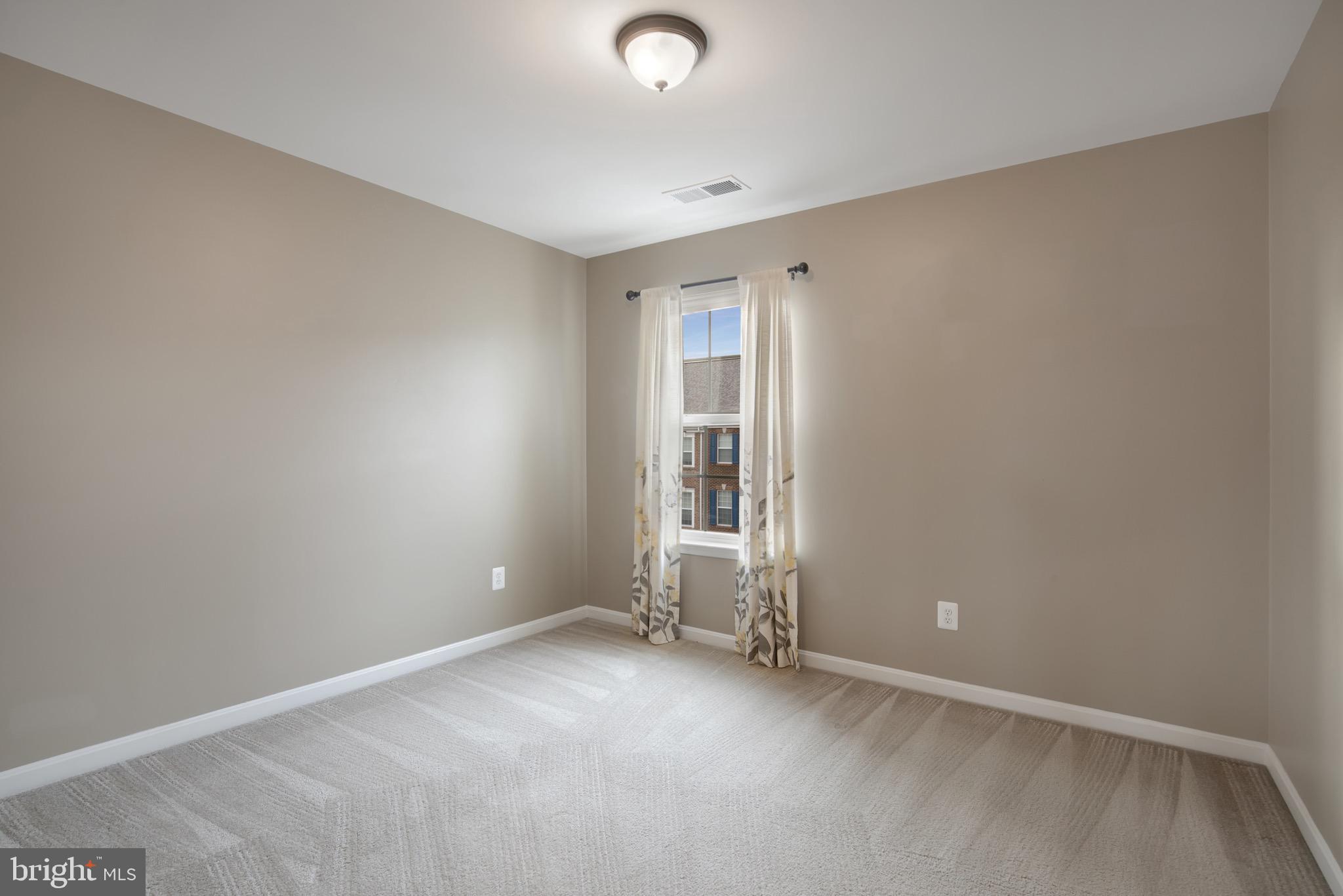 LANSDOWNE TOWN CENTER - Residential Lease