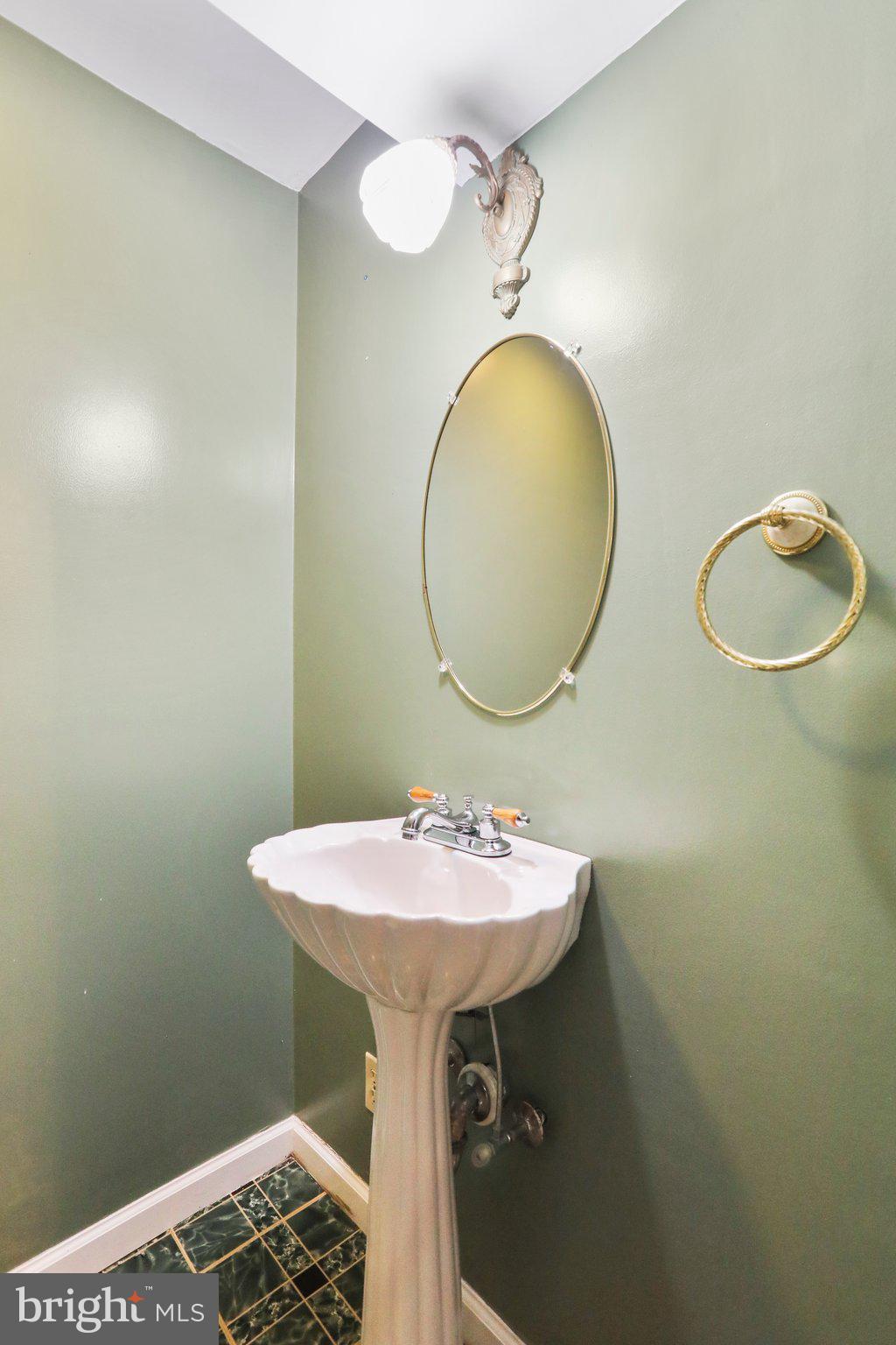 CHESTNUT GROVE - Residential