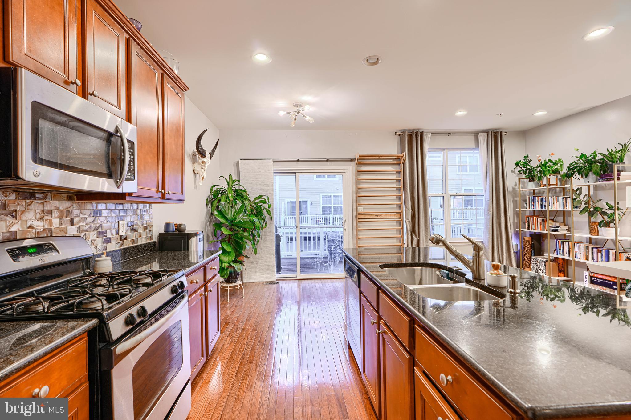 POINTE AT ARUNDEL PRESERVES - Residential