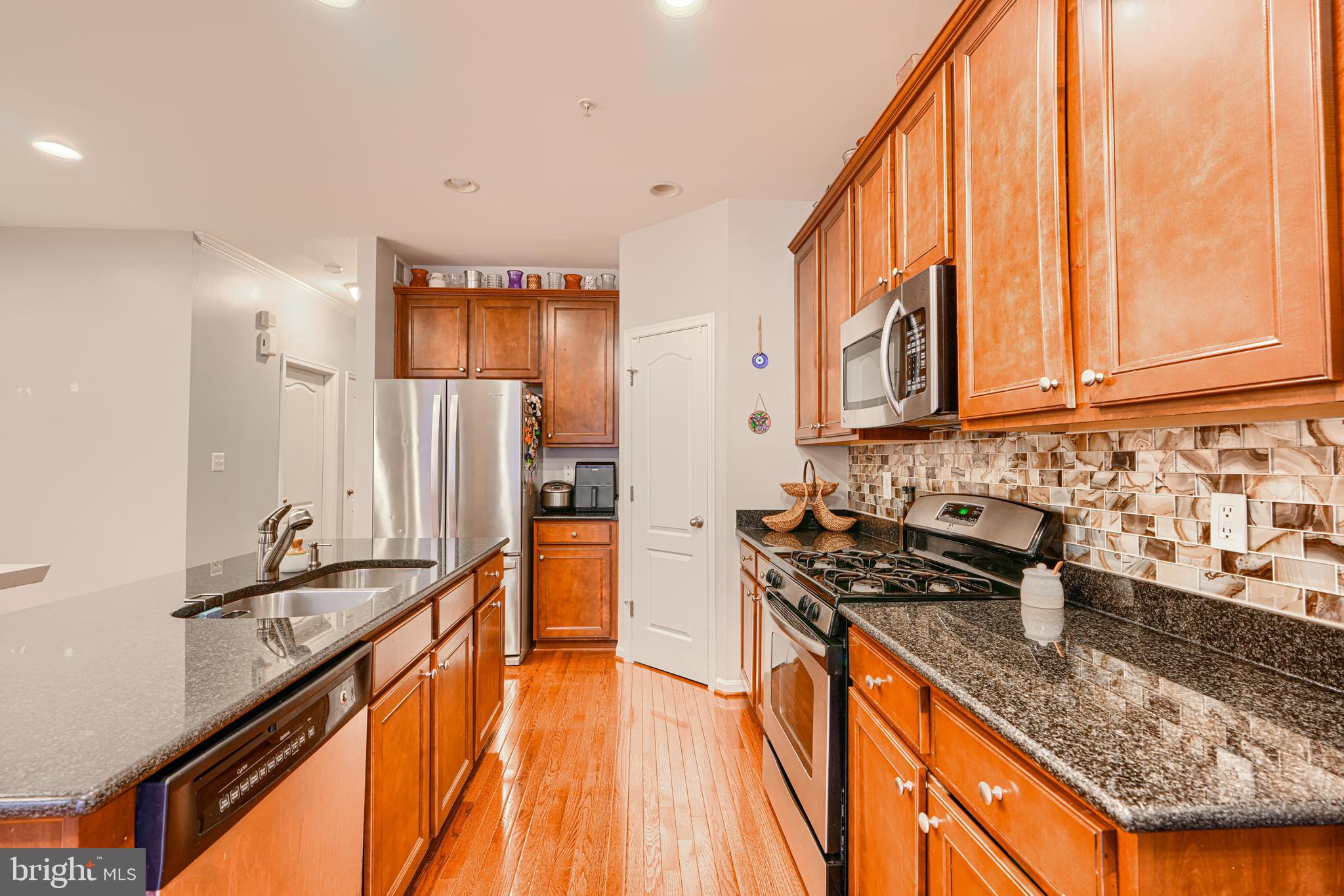 POINTE AT ARUNDEL PRESERVES - Residential