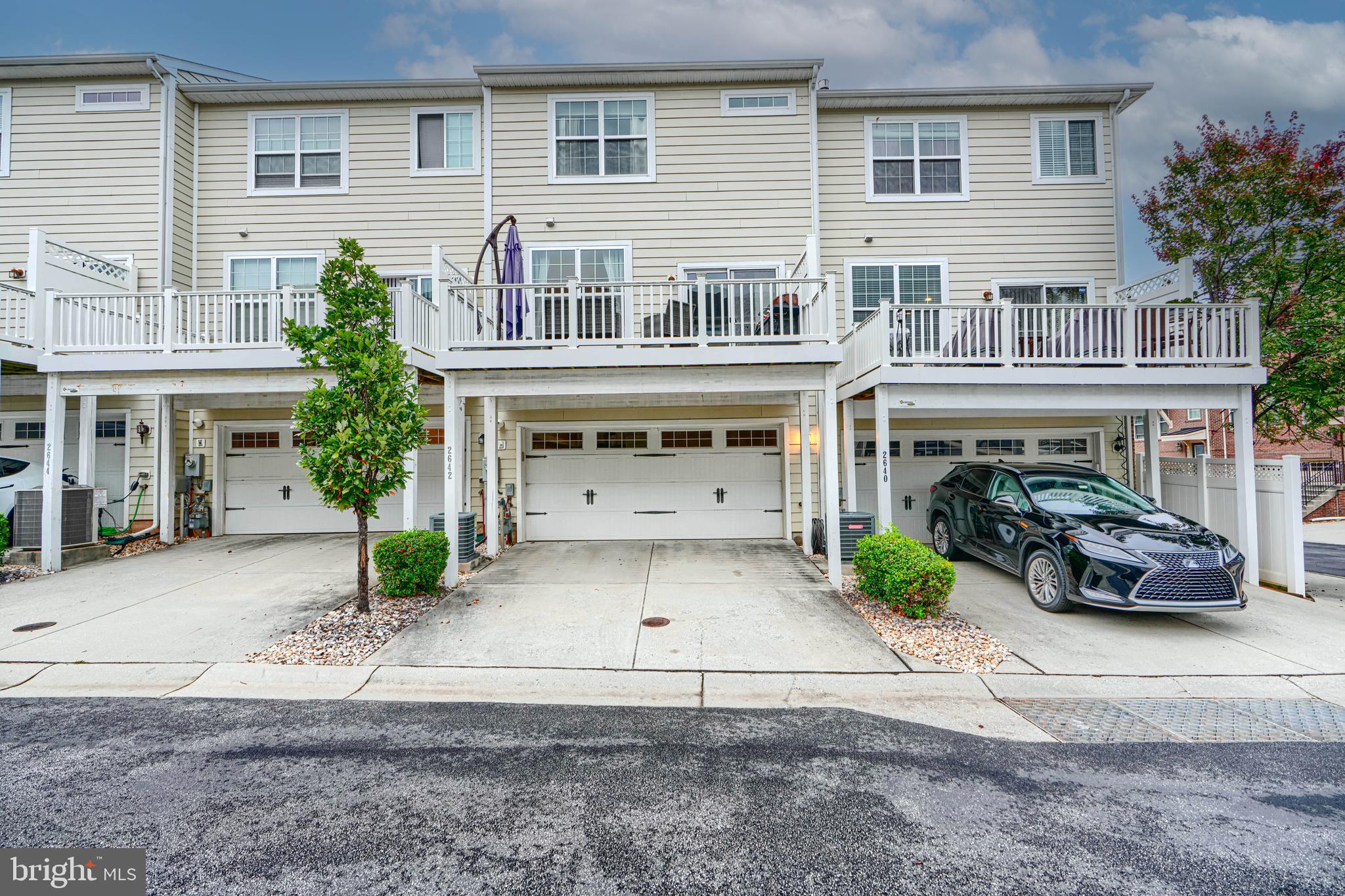 POINTE AT ARUNDEL PRESERVES - Residential