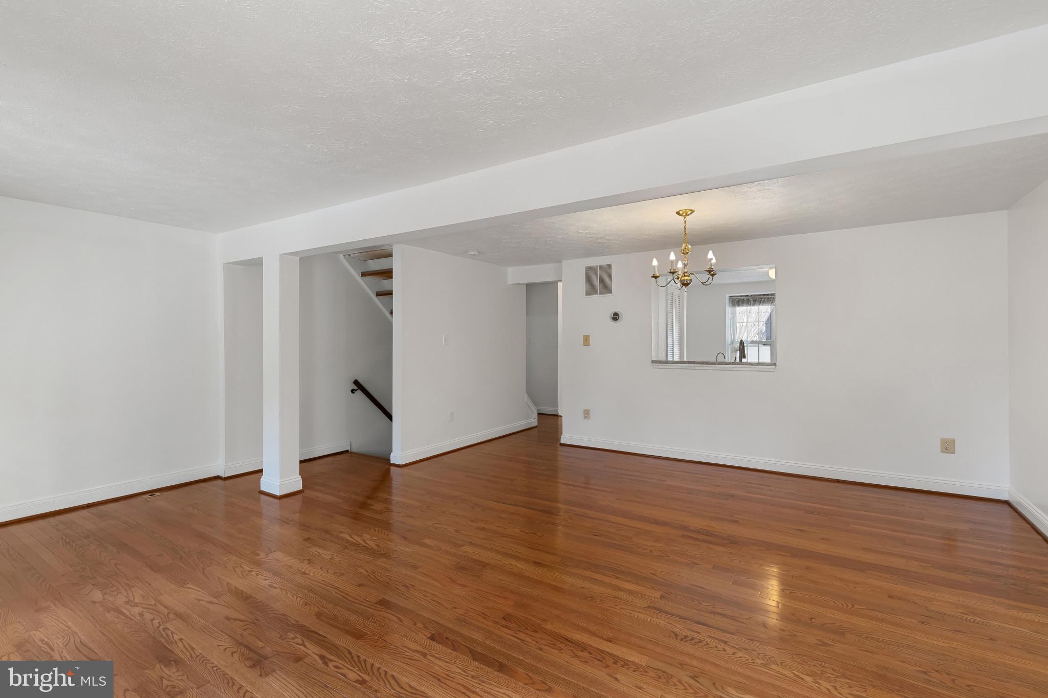 10877 OLDE WOODS WAY