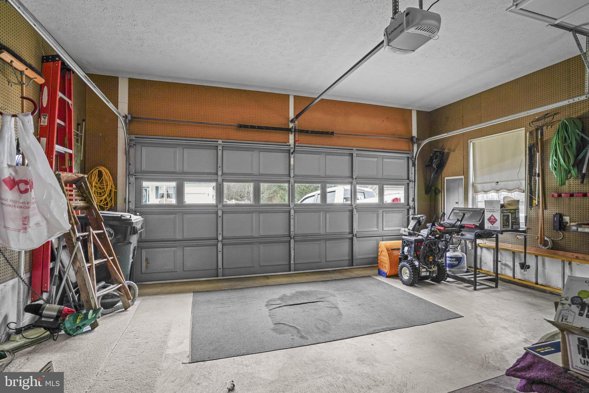 PANQUIA OAKS - Residential