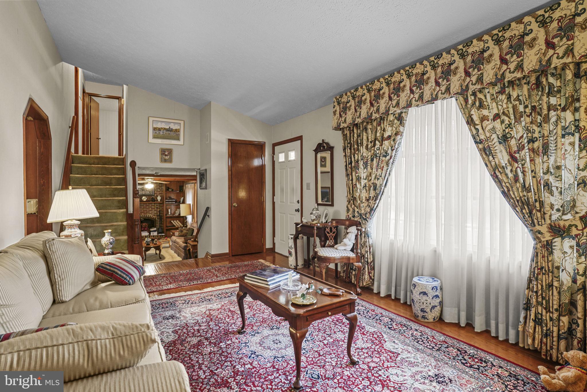 PANQUIA OAKS - Residential