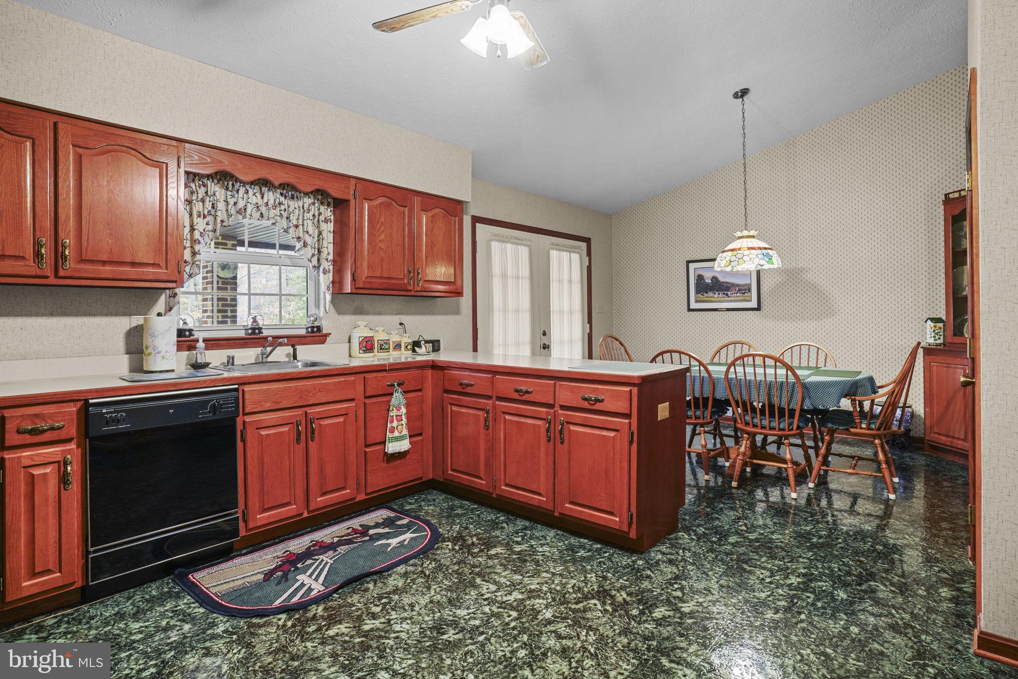 PANQUIA OAKS - Residential