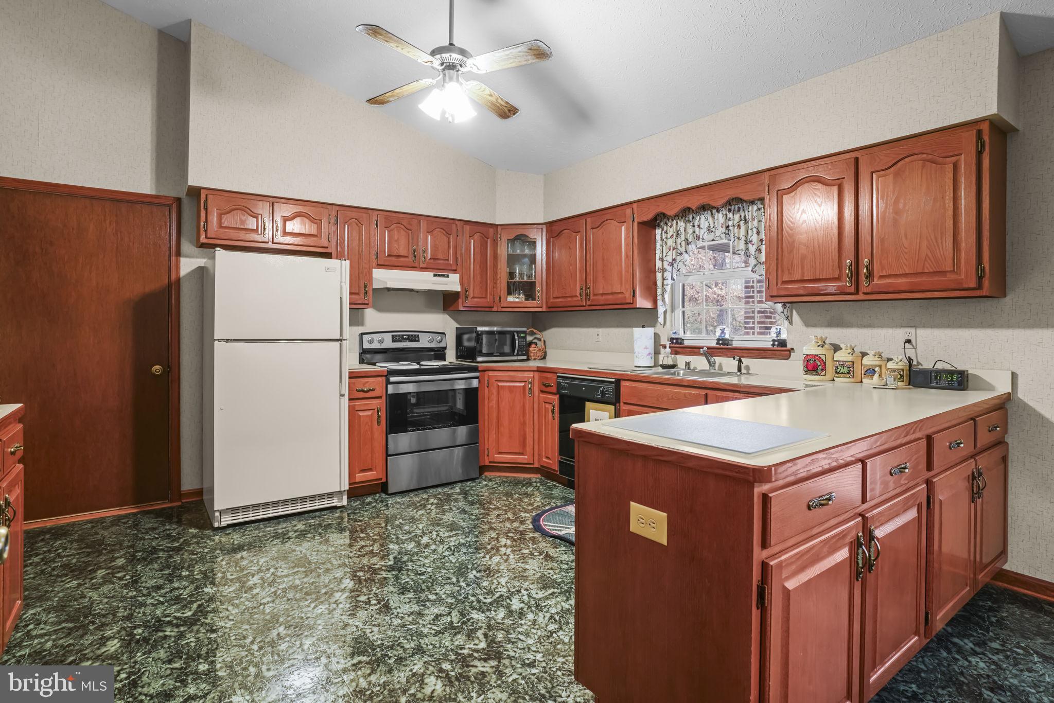 PANQUIA OAKS - Residential