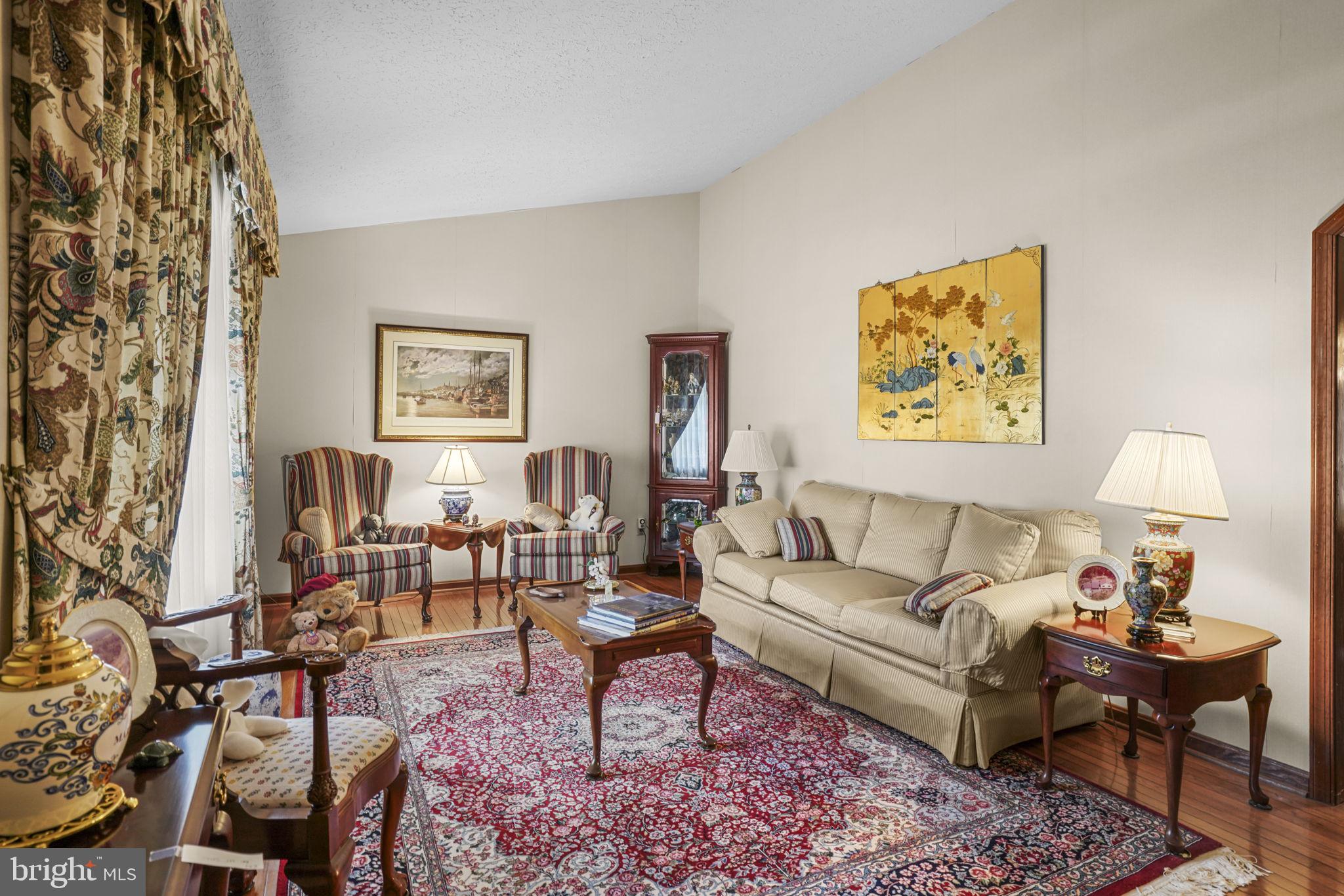 PANQUIA OAKS - Residential