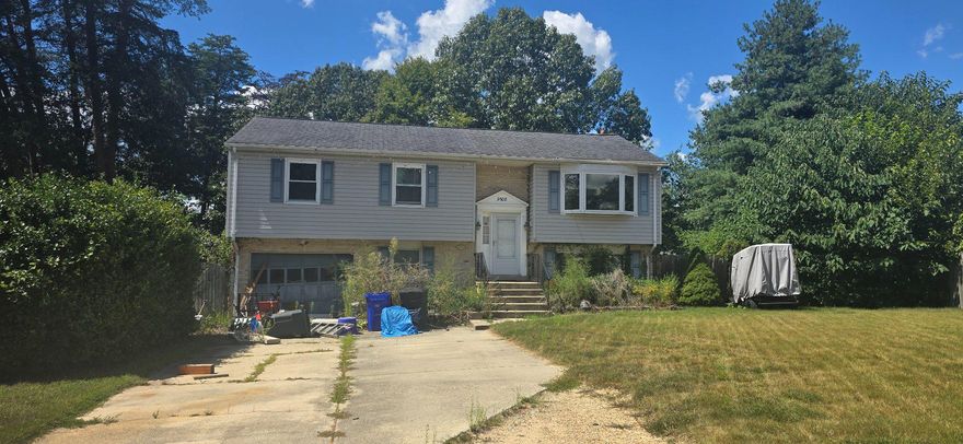 Great opportunity to buy in a quiet non HOA neighborhood. This split foyer home is awaiting your personal touch.  Come and see how you can make this home your own. Property being sold "as is" and the list price has already been approved by the short selling lenders. For more information, please contact listing agent.