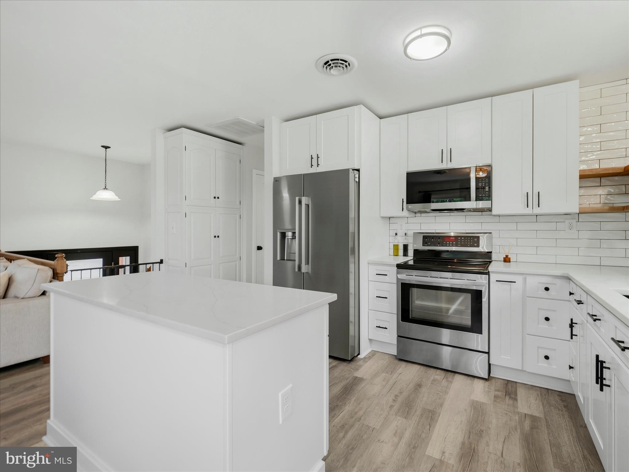 CRESTVIEW ESTATES - Residential