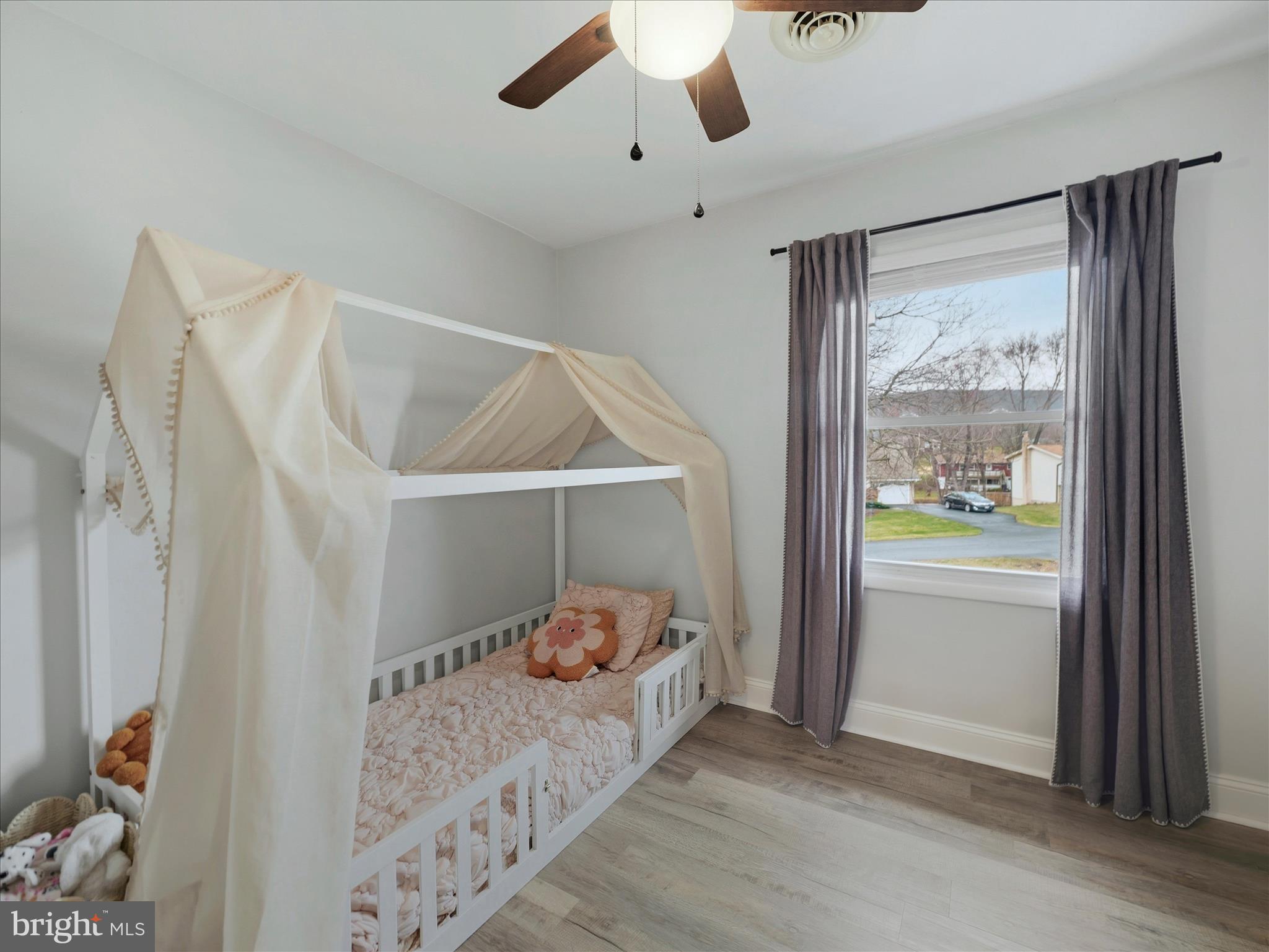 CRESTVIEW ESTATES - Residential