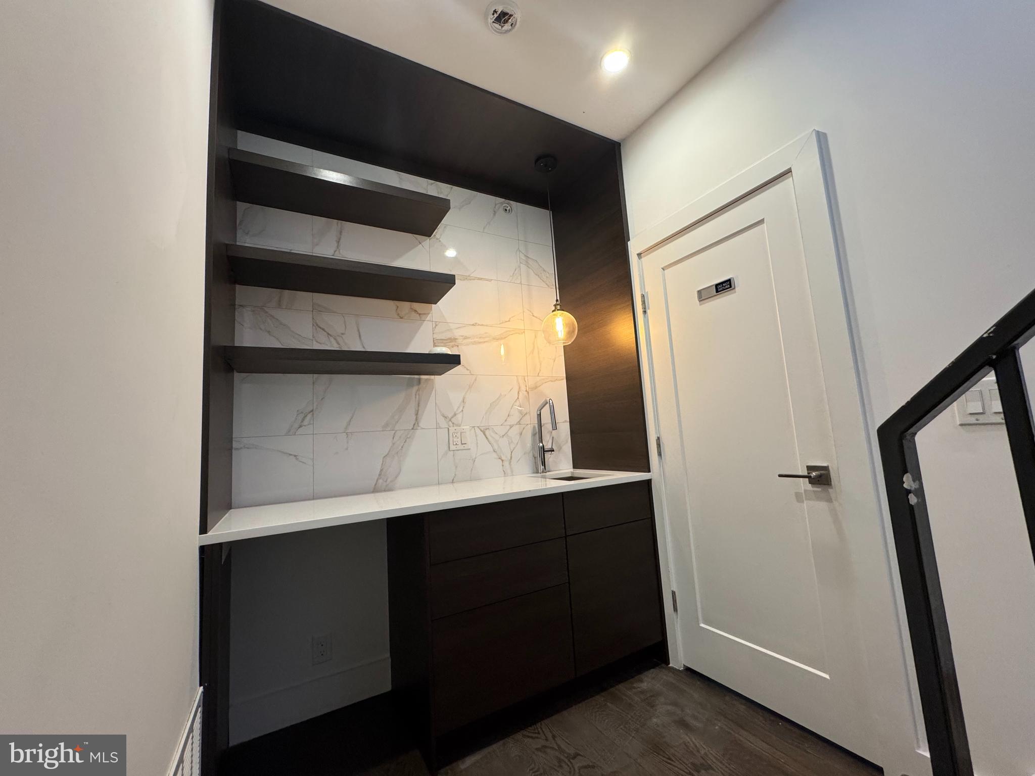 POINT BREEZE - Residential Lease