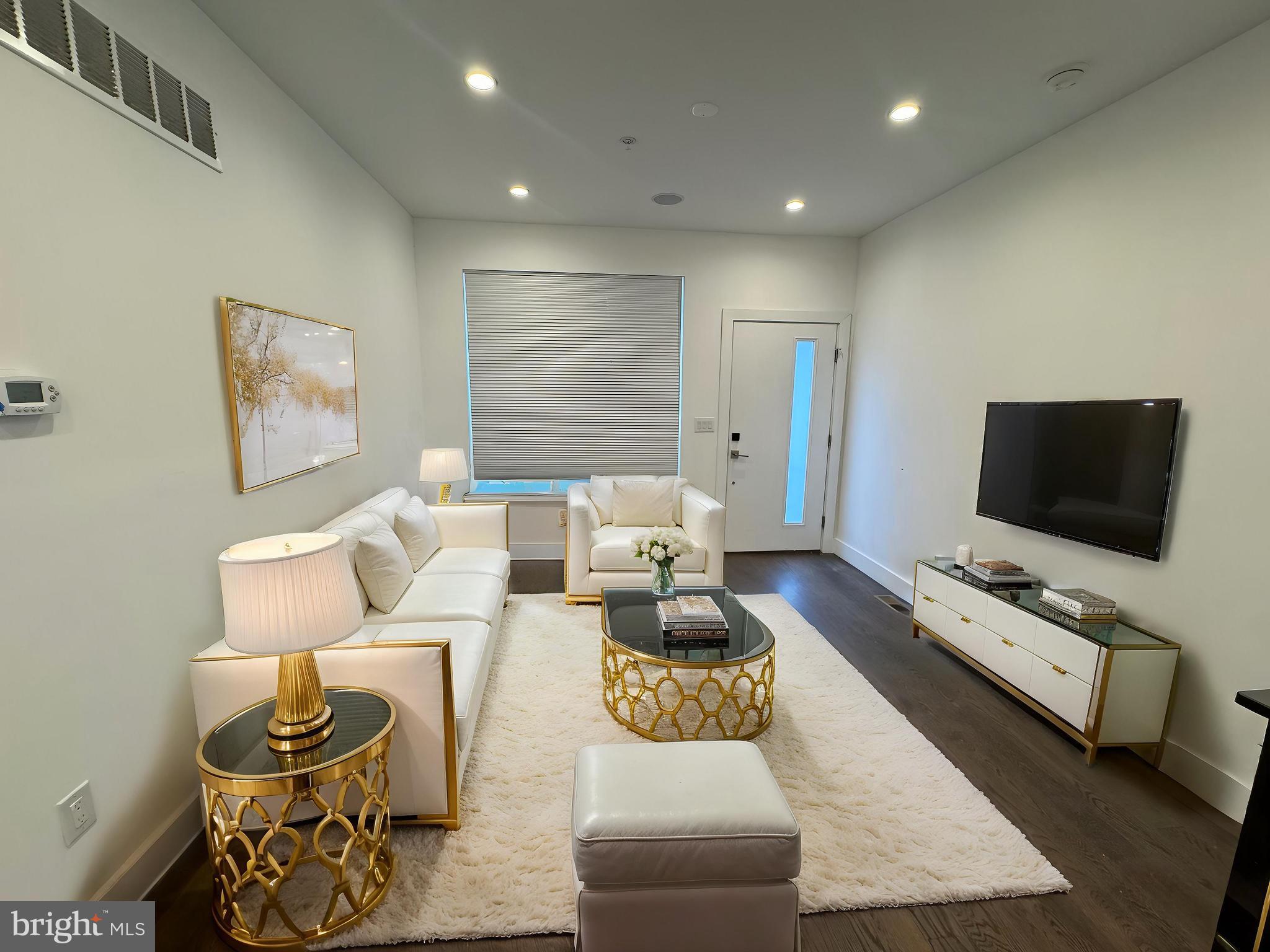 POINT BREEZE - Residential Lease