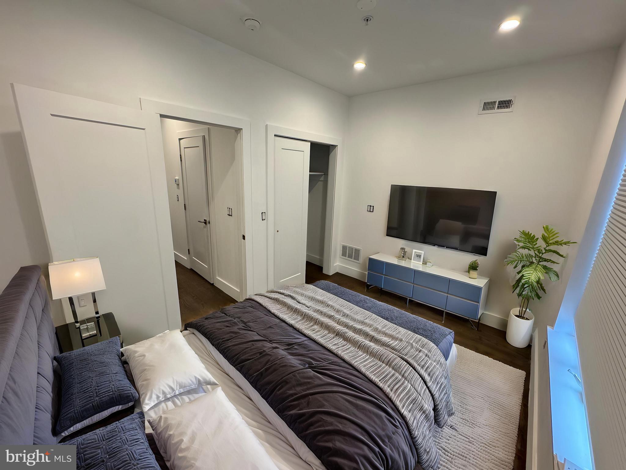 POINT BREEZE - Residential Lease