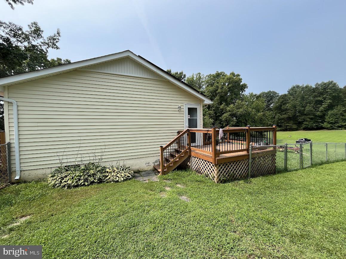 8904 JENNINGS LANE