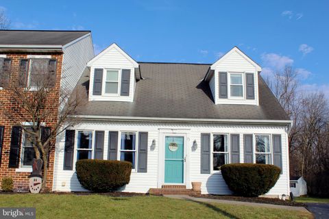 Photo of 75 BEECH LN, ELIZABETHTOWN, PA 17022 (MLS # PALA2029622)