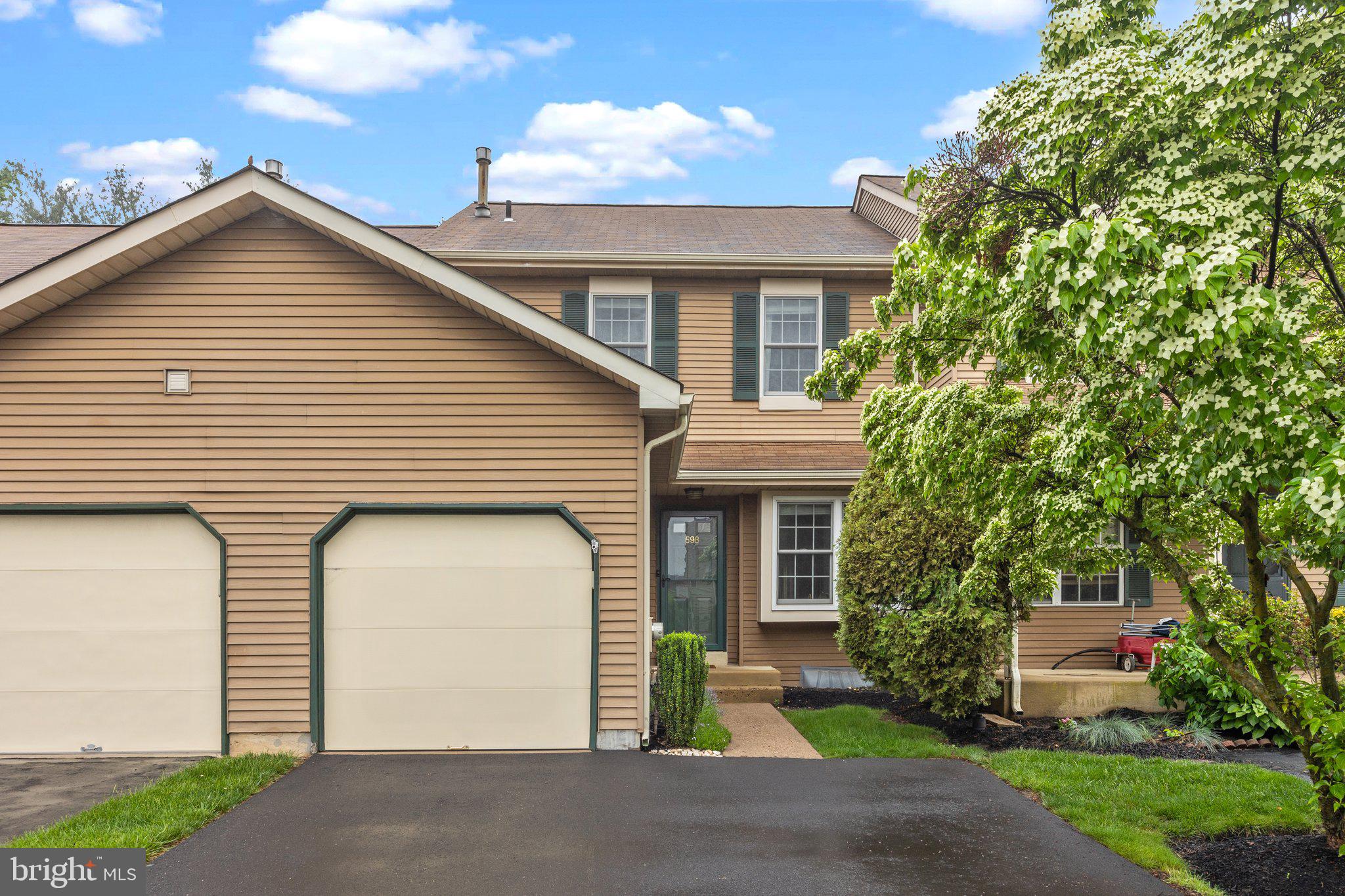698 TOMLINSON LANE
