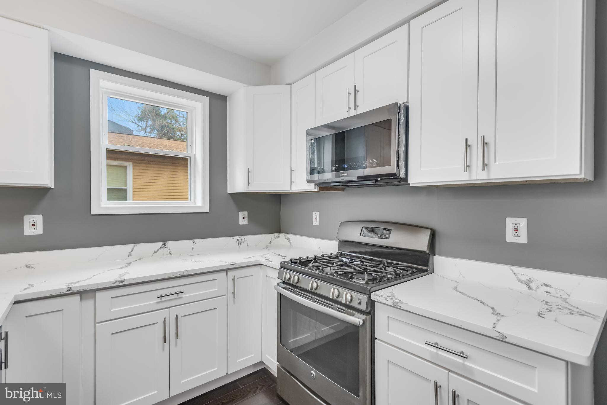 HILLSDALE ESTATES - Residential