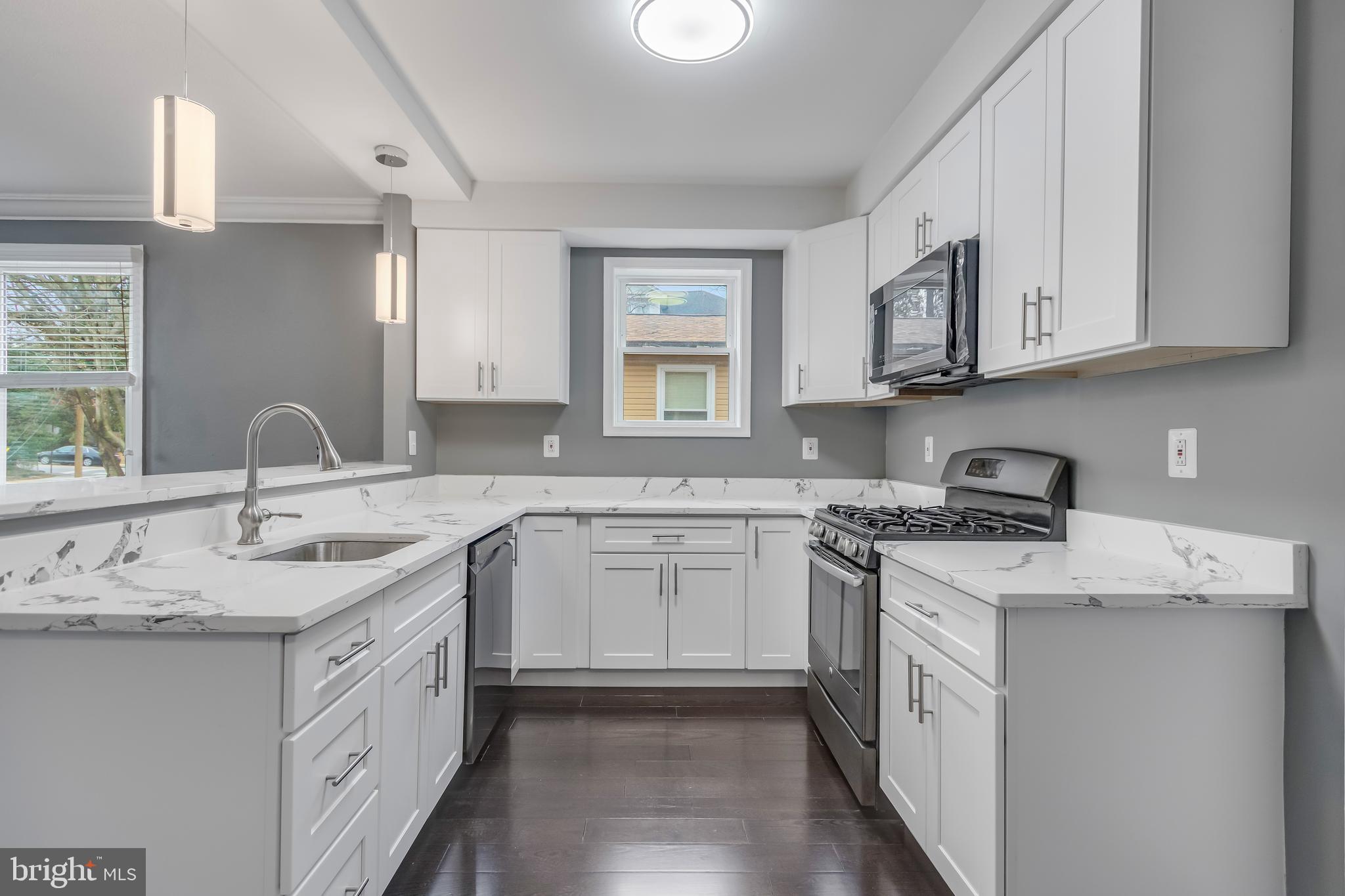 HILLSDALE ESTATES - Residential