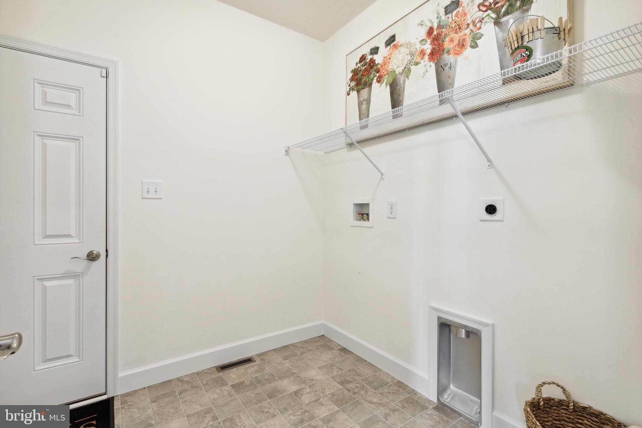 KINGS COURT AT BROWNSTONE - Residential