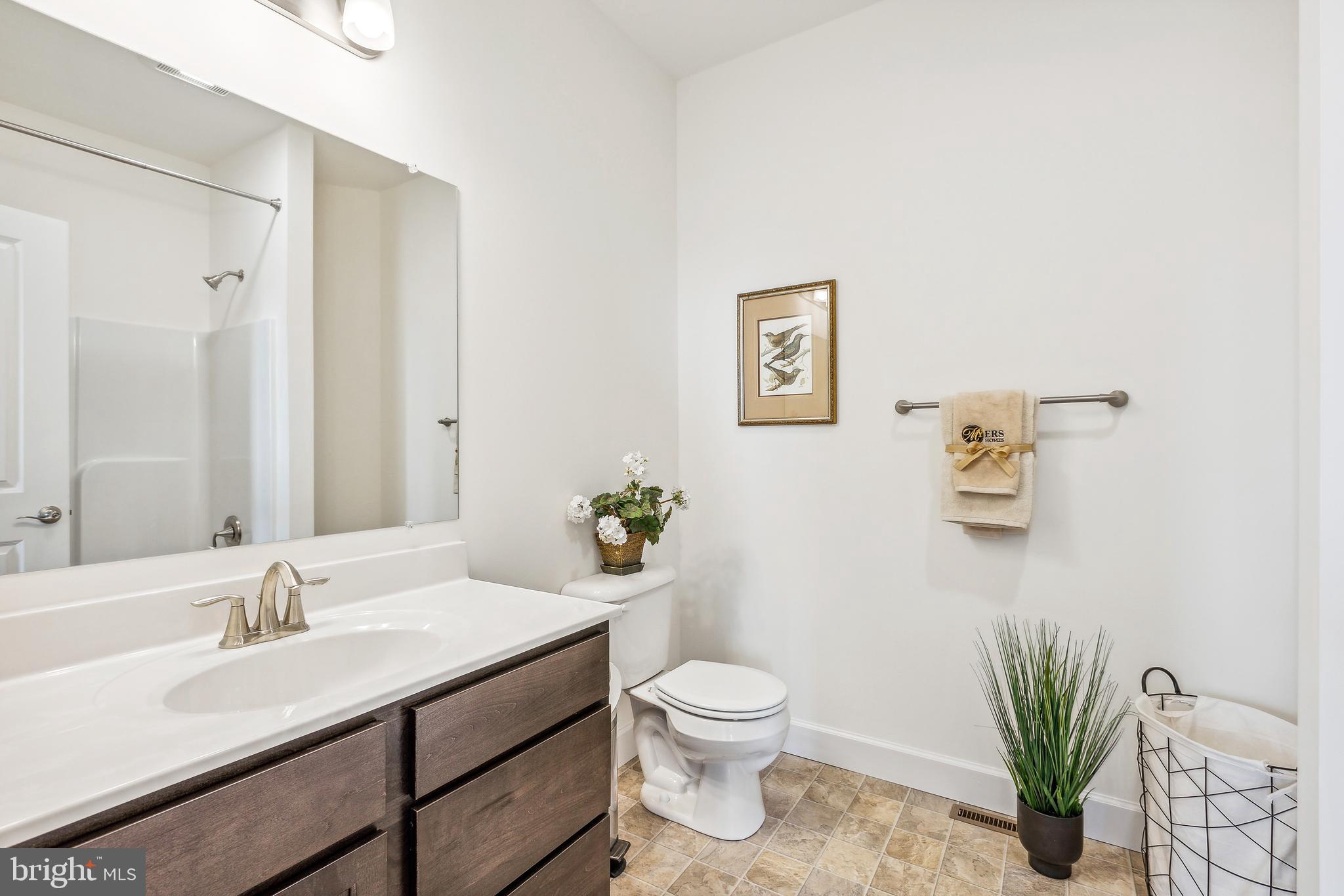 KINGS COURT AT BROWNSTONE - Residential