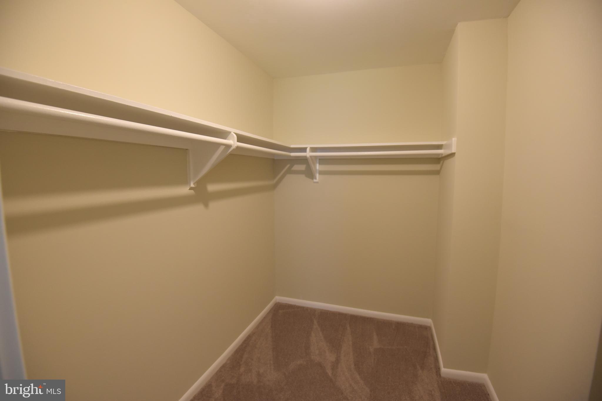 MC LEAN CHASE - Residential