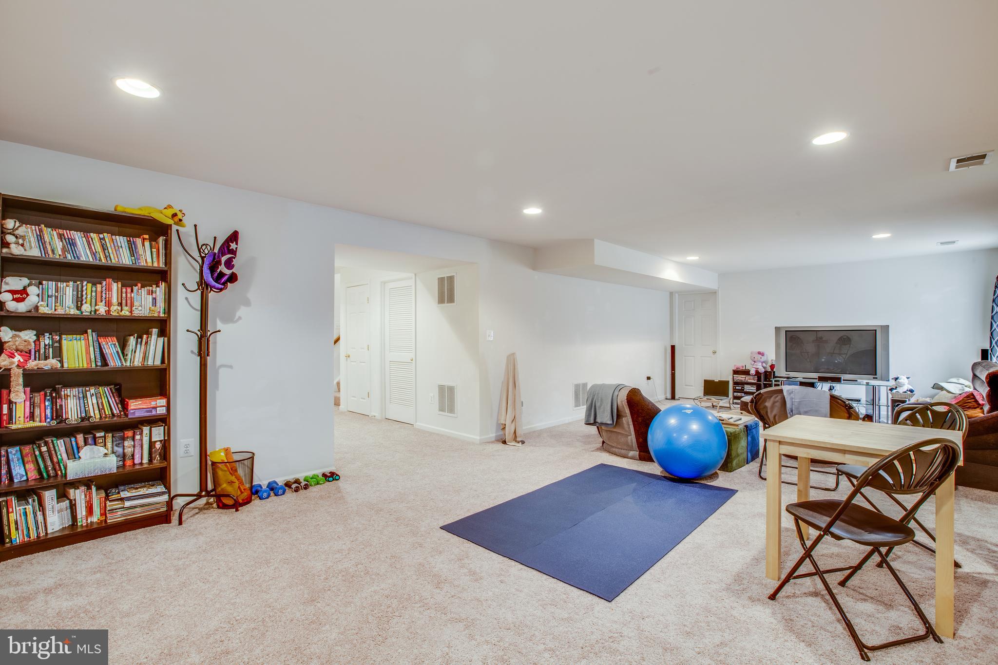 VILLAGE OF IDLEWILD - Residential Lease