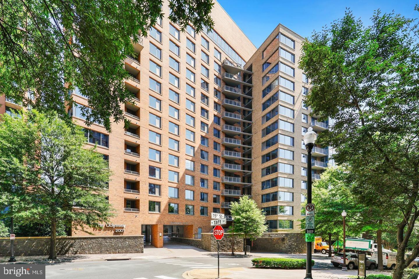 2001 15TH STREET N 621