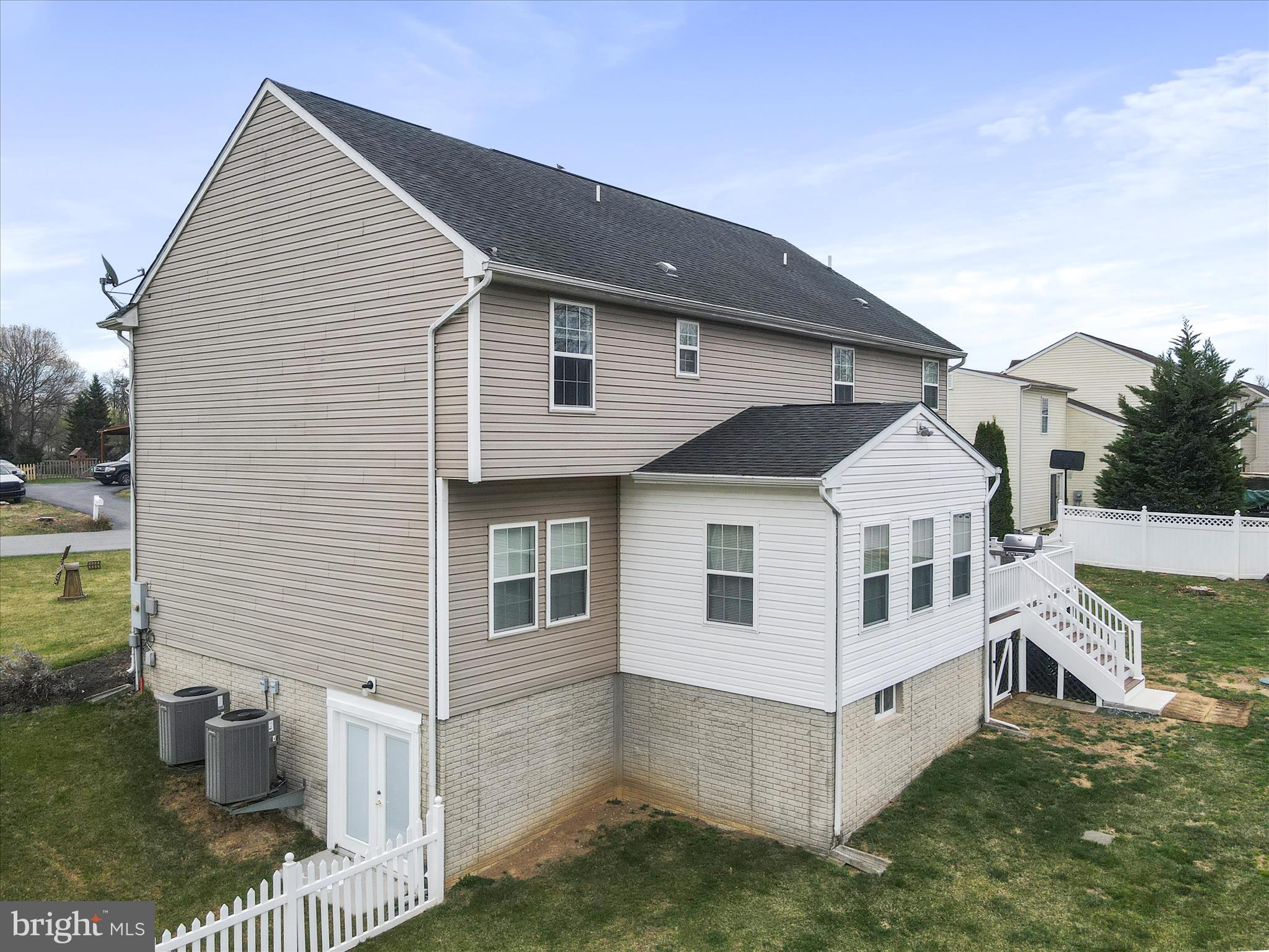 RIVERSIDE ON THE POTOMAC - Residential