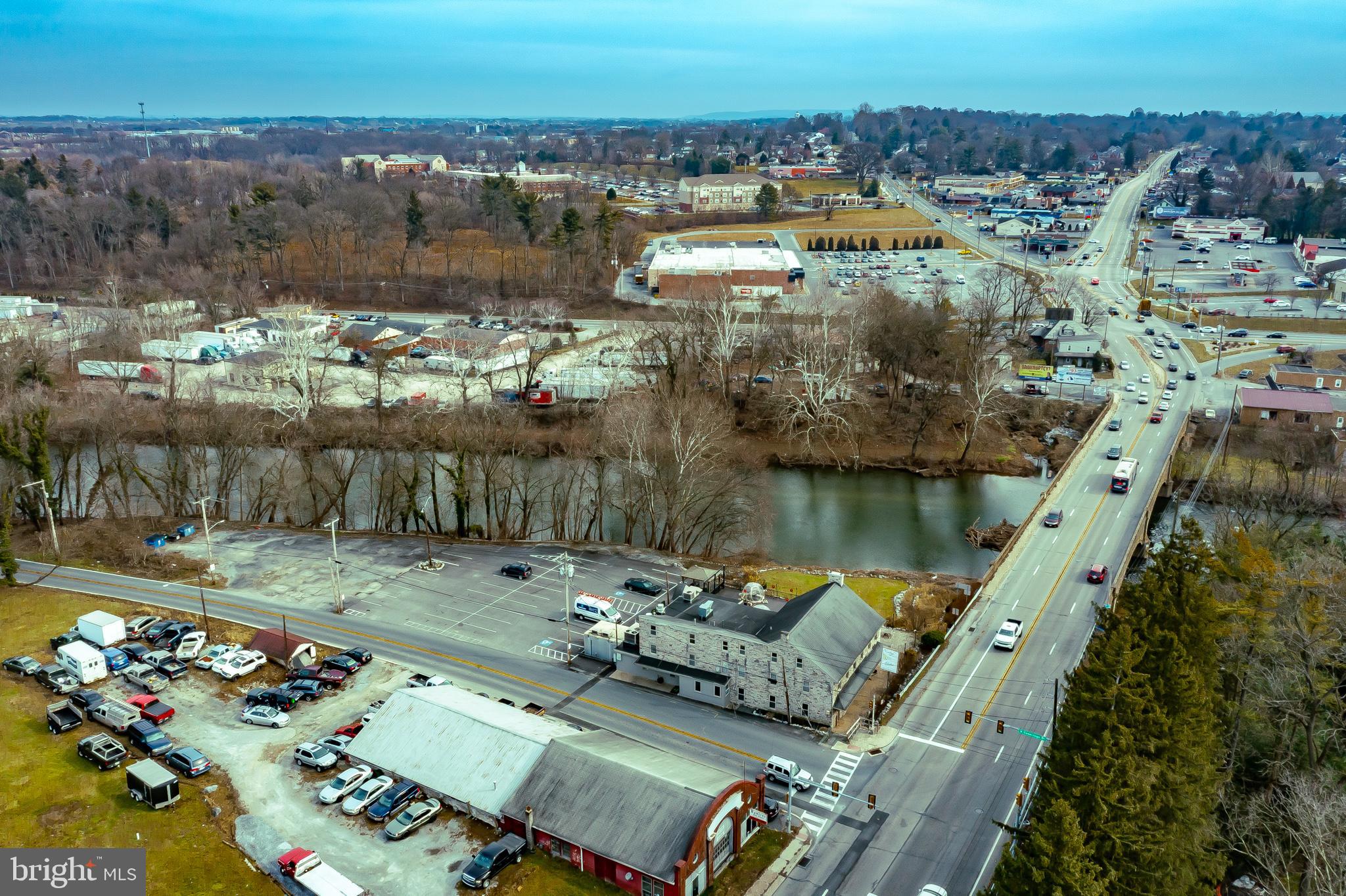 LANCASTER - Commercial Sale