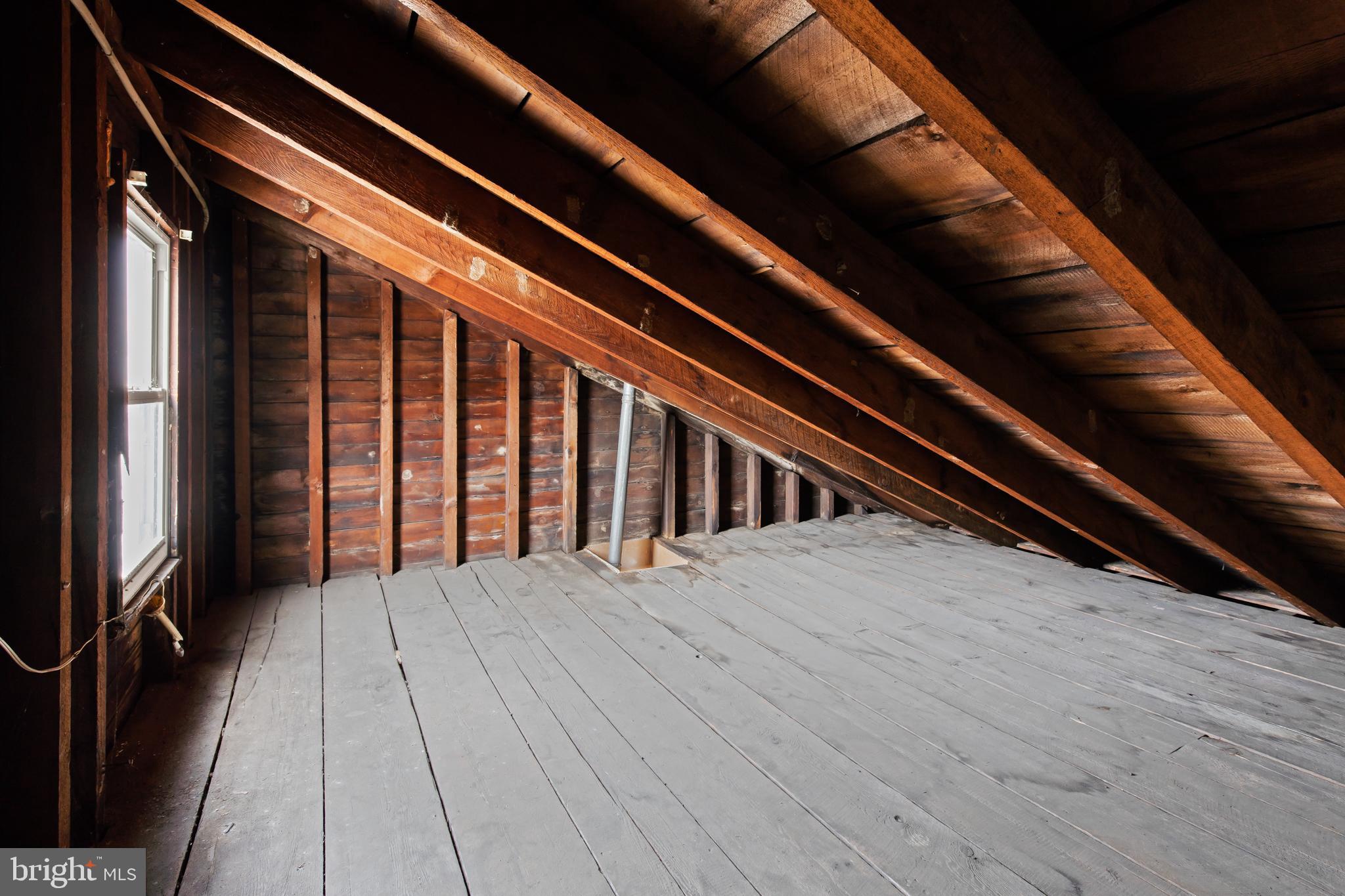 LANCASTER - Commercial Sale