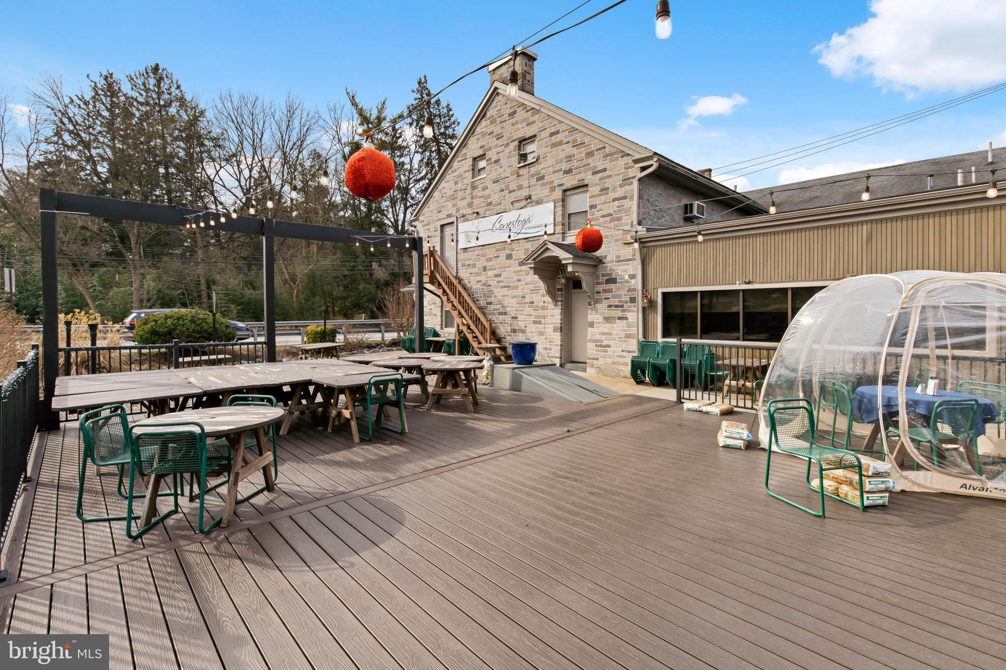 LANCASTER - Commercial Sale