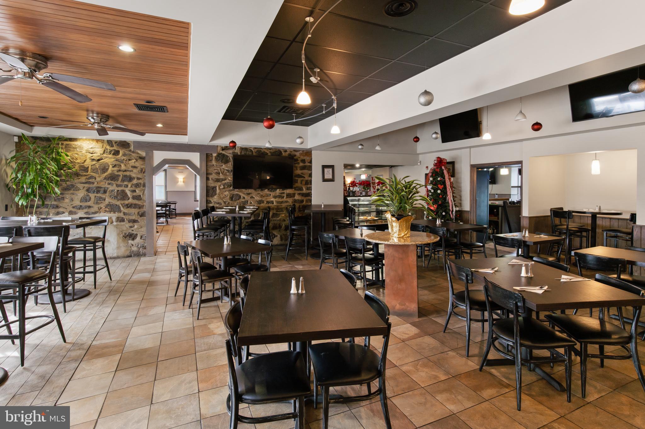 LANCASTER - Commercial Sale