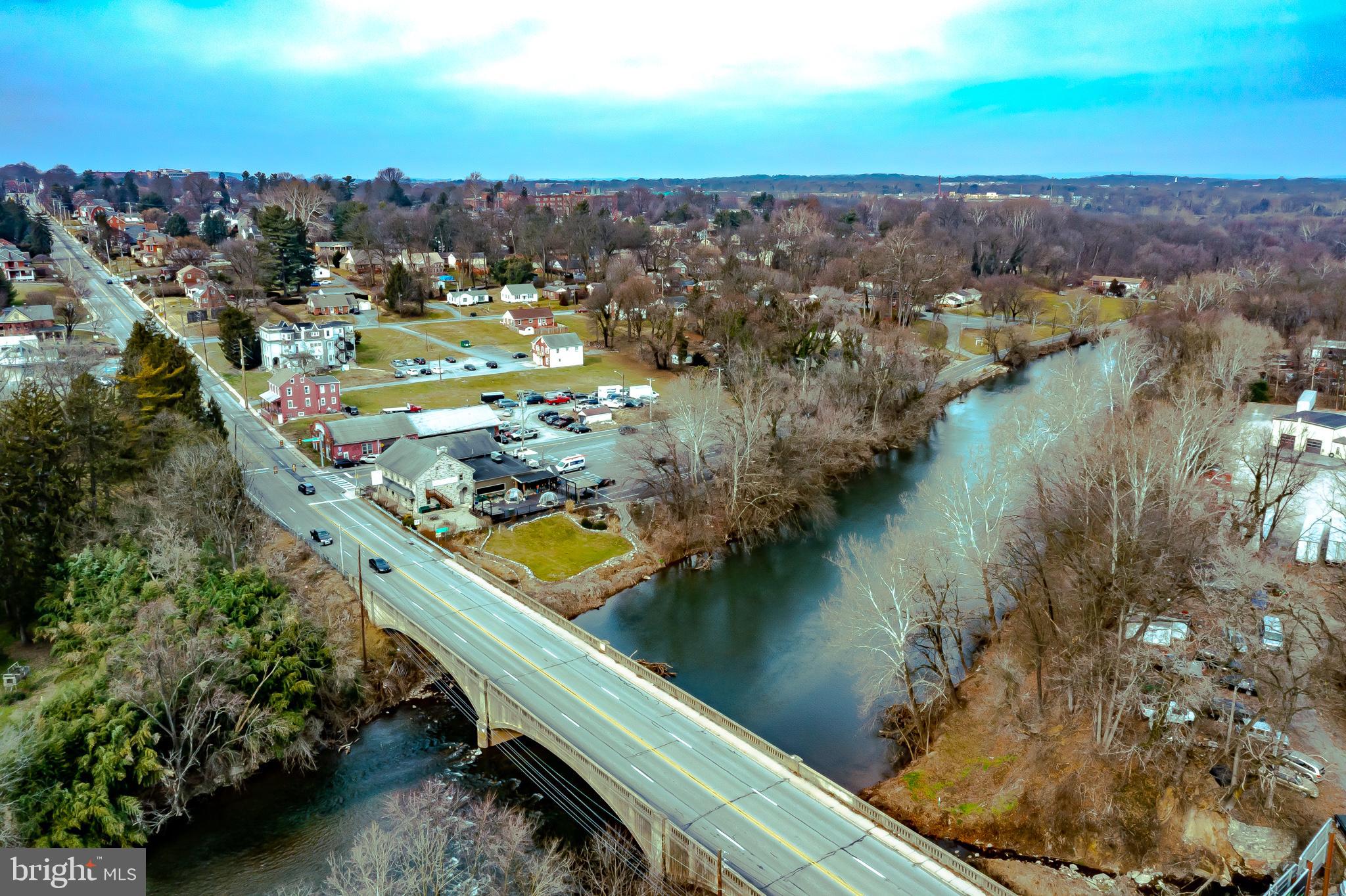 LANCASTER - Commercial Sale