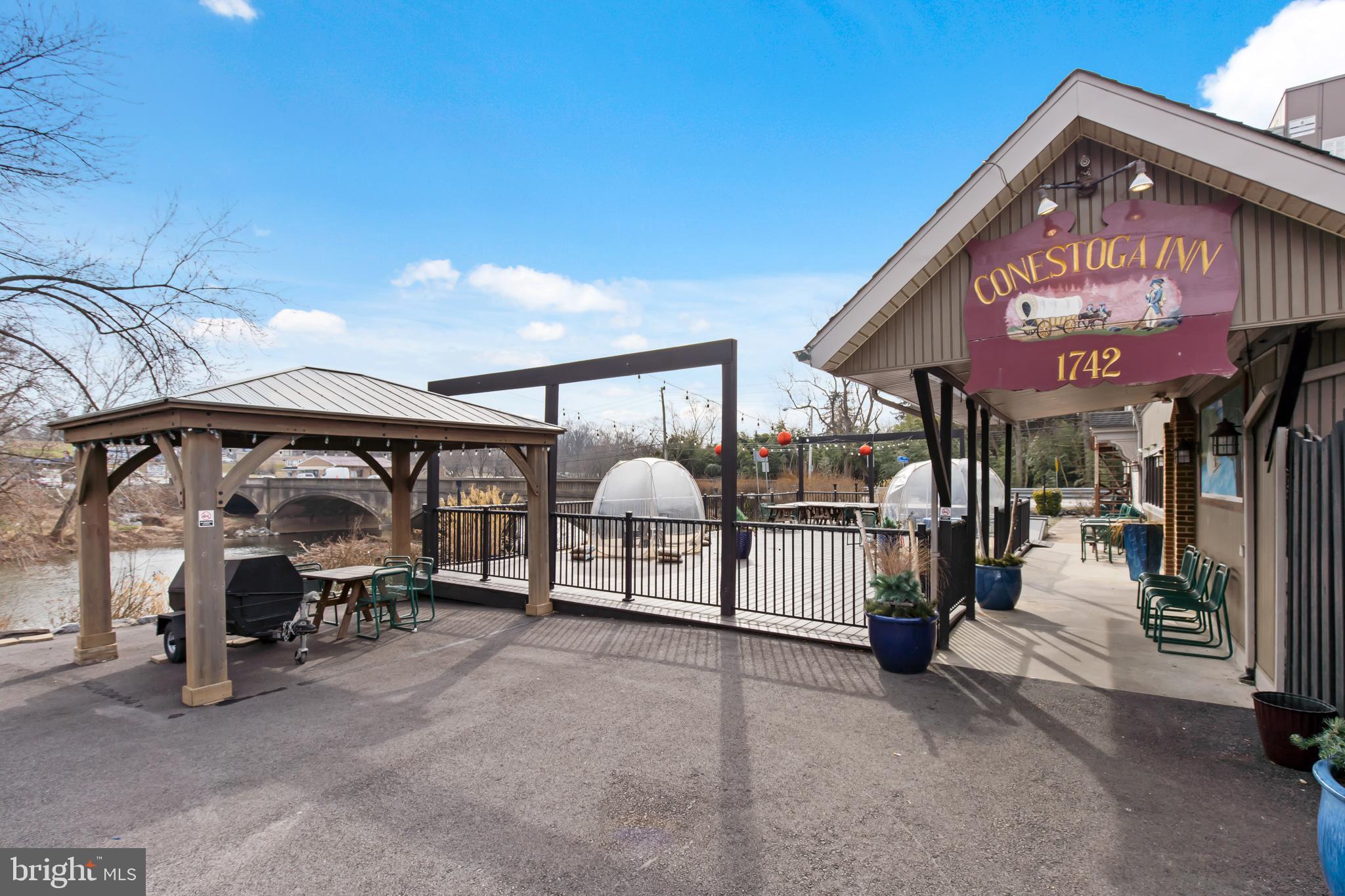 LANCASTER - Commercial Sale