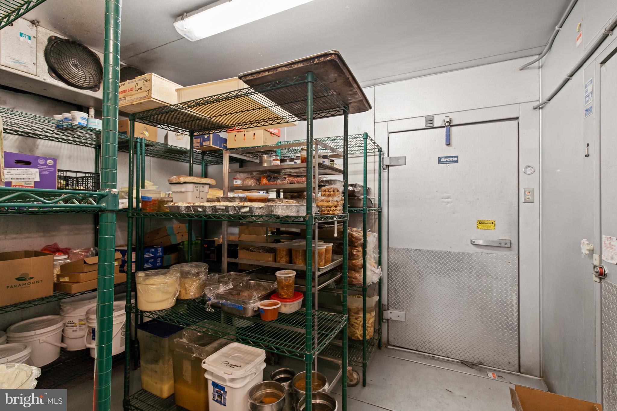 LANCASTER - Commercial Sale