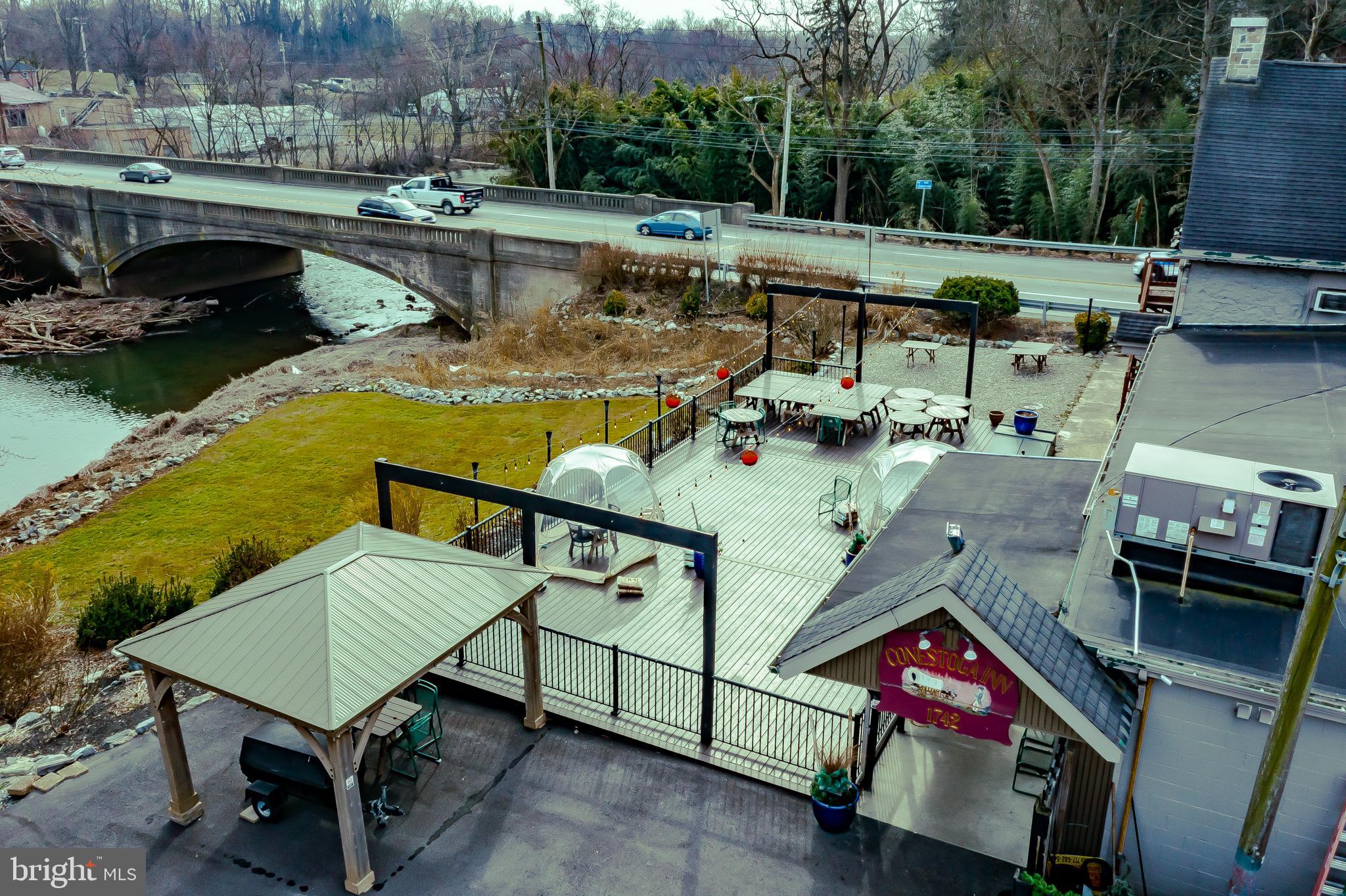 LANCASTER - Commercial Sale