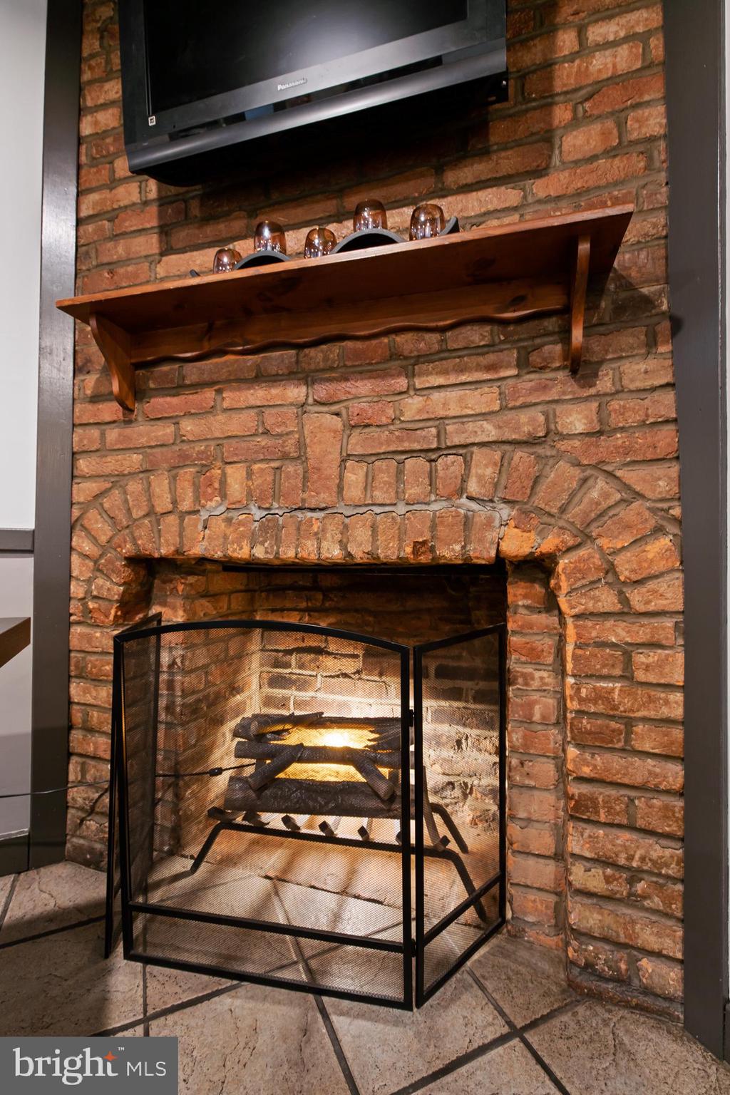 LANCASTER - Commercial Sale