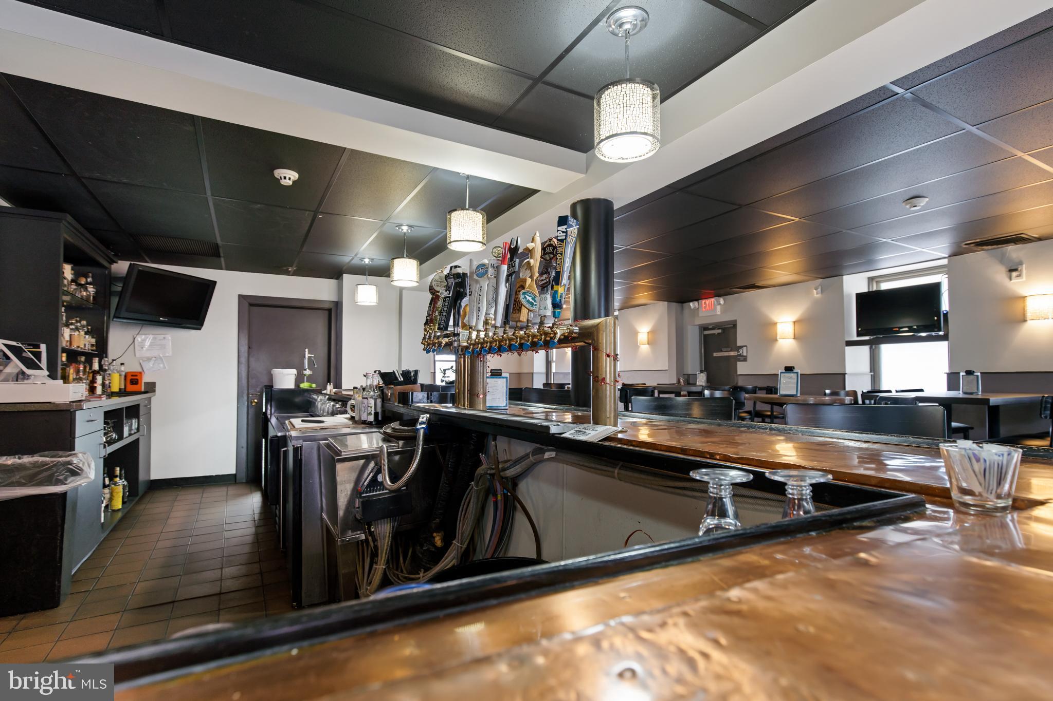 LANCASTER - Commercial Sale