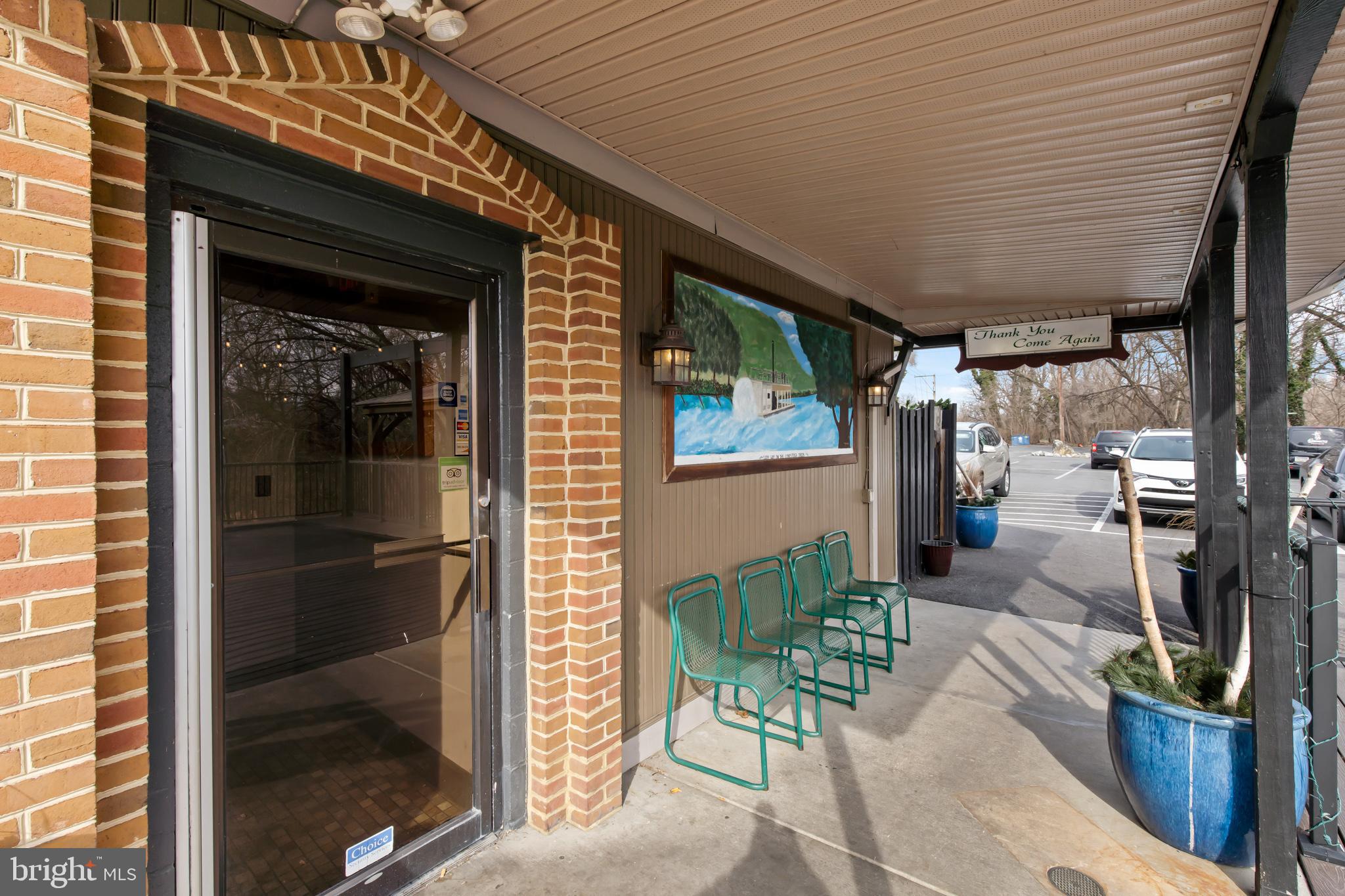 LANCASTER - Commercial Sale