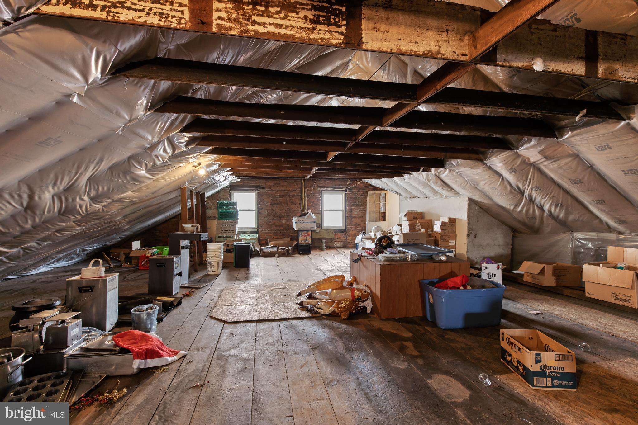 LANCASTER - Commercial Sale