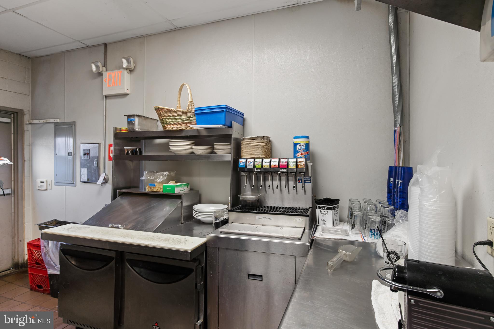 LANCASTER - Commercial Sale